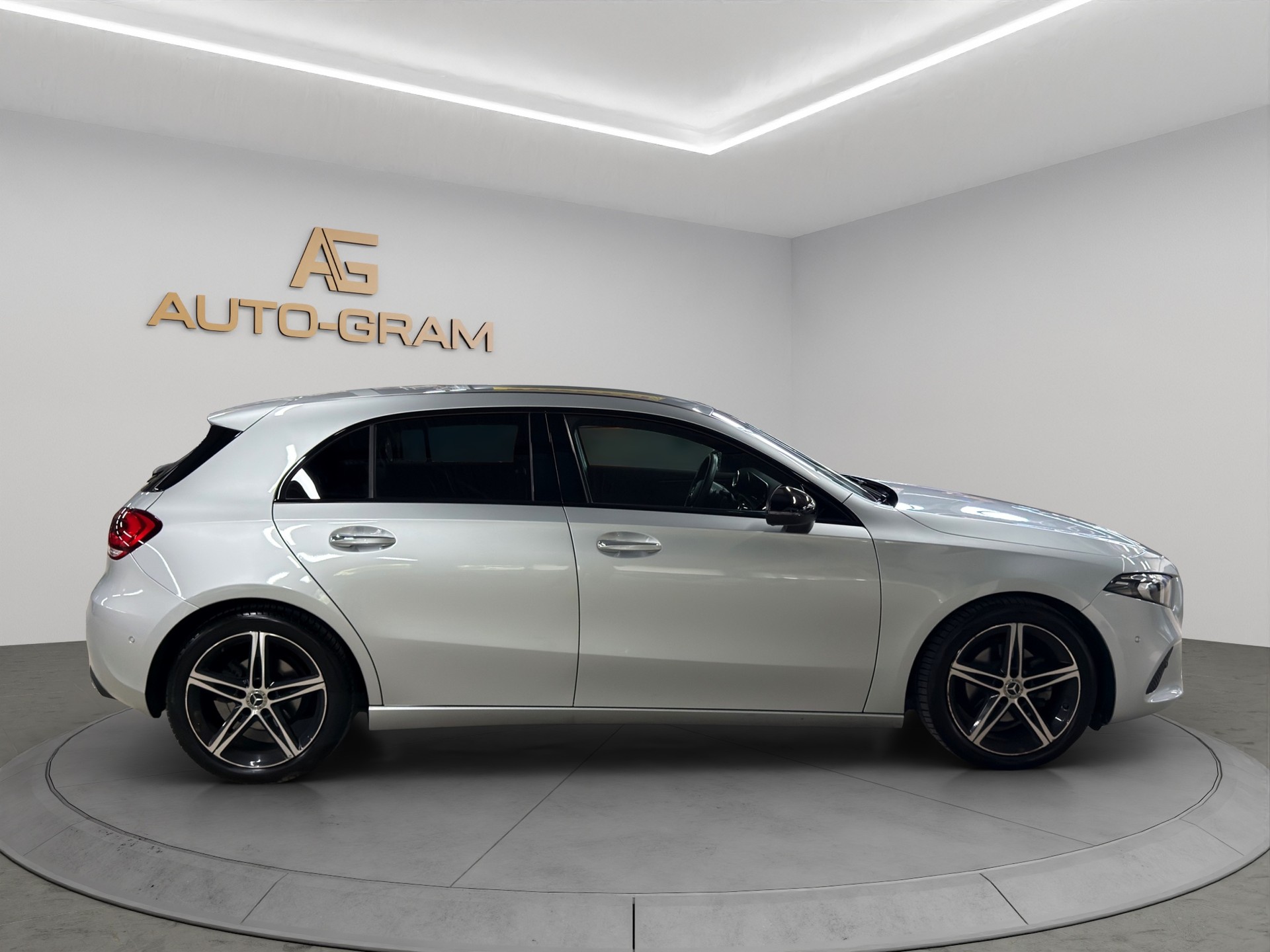 MERCEDES-BENZ A 160 Style-image-6