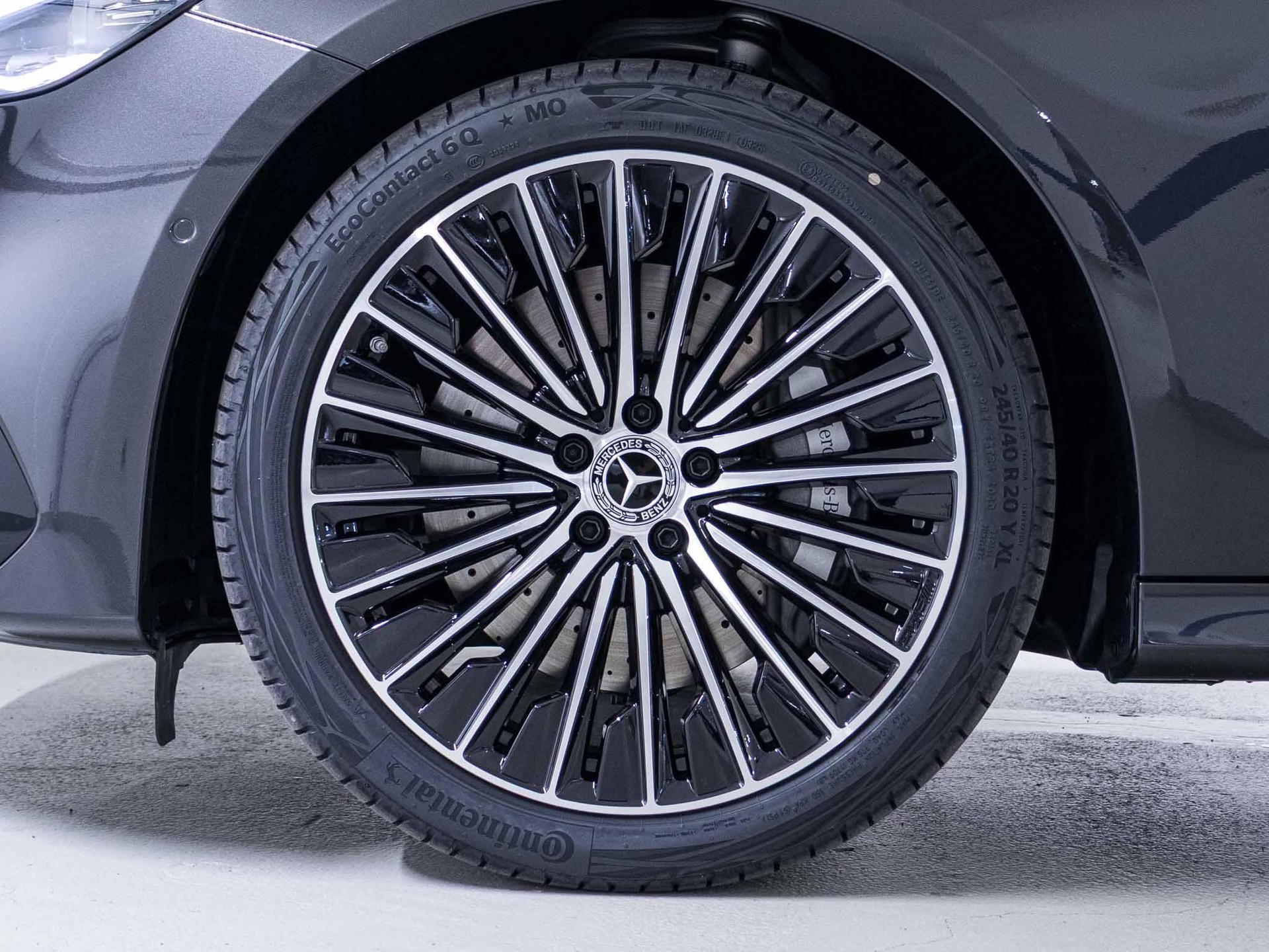 MERCEDES-BENZ E 220 d 4MATIC T-Modell-image-12