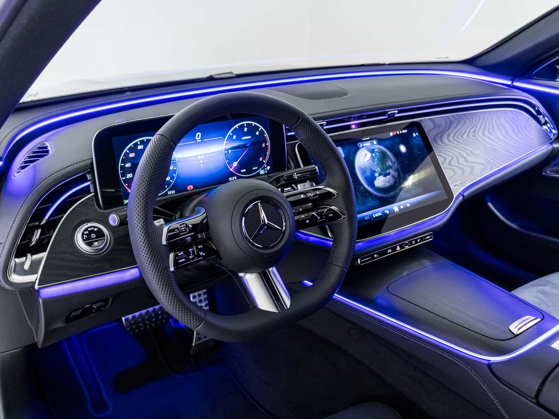 MERCEDES-BENZ E 220 d 4MATIC T-Modell-image-8