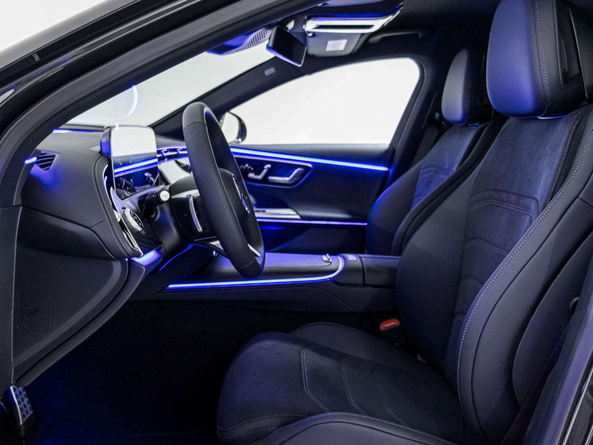 MERCEDES-BENZ E 220 d 4MATIC T-Modell-image-6