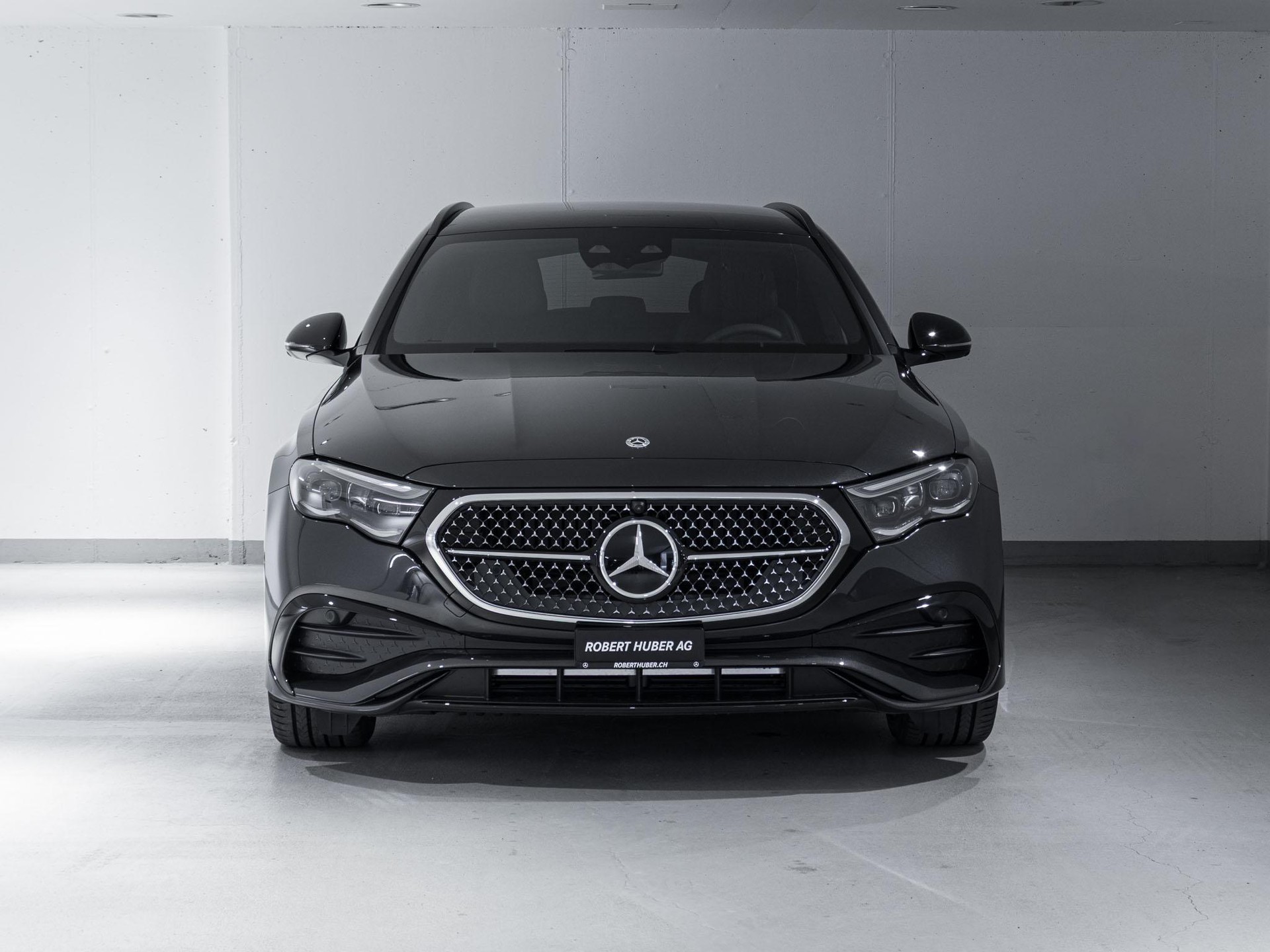 MERCEDES-BENZ E 220 d 4MATIC T-Modell-image-2