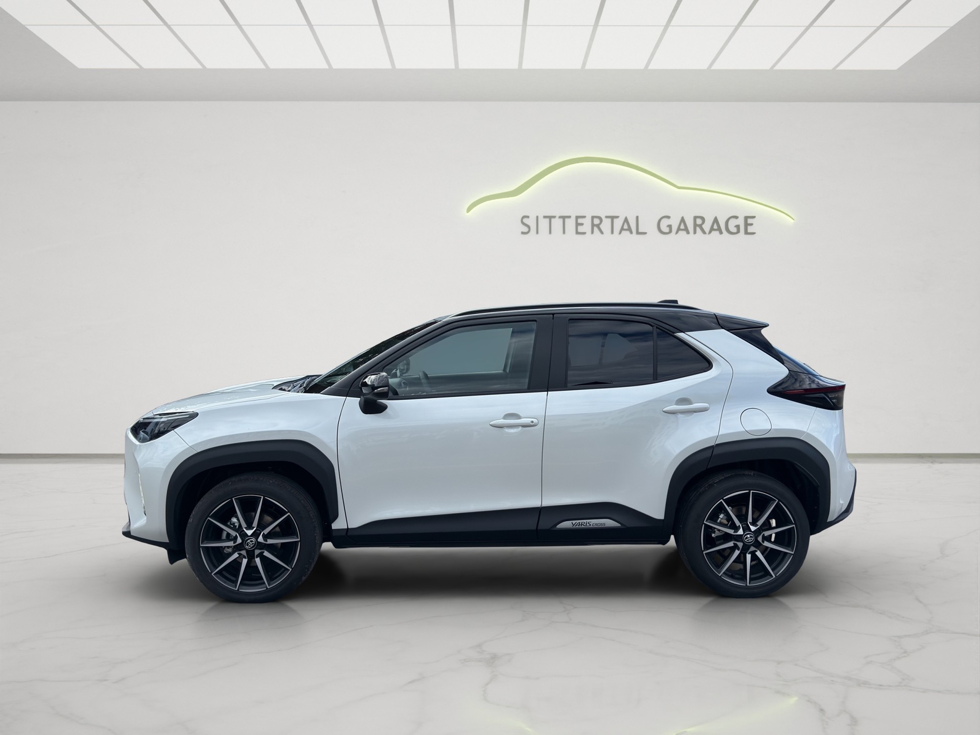 TOYOTA Yaris Cross 1.5 GR Sport e-CVT-image-1