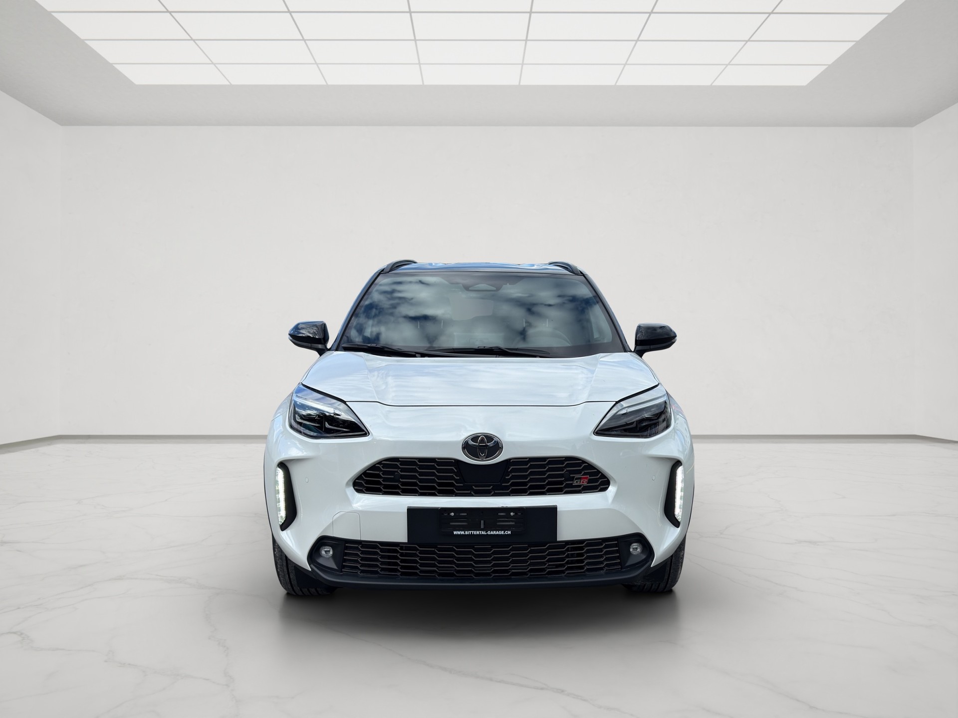 TOYOTA Yaris Cross 1.5 GR Sport e-CVT-image-3