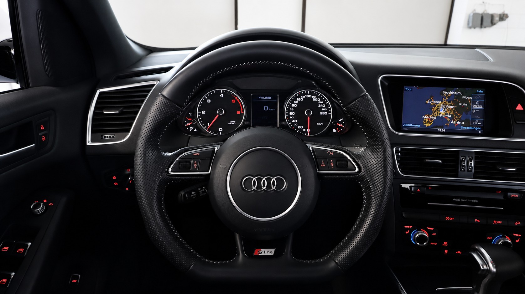 AUDI Q5 2.0 TDI quattro S-tronic-image-5