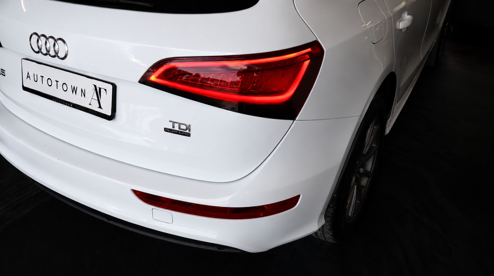 AUDI Q5 2.0 TDI quattro S-tronic-image-13