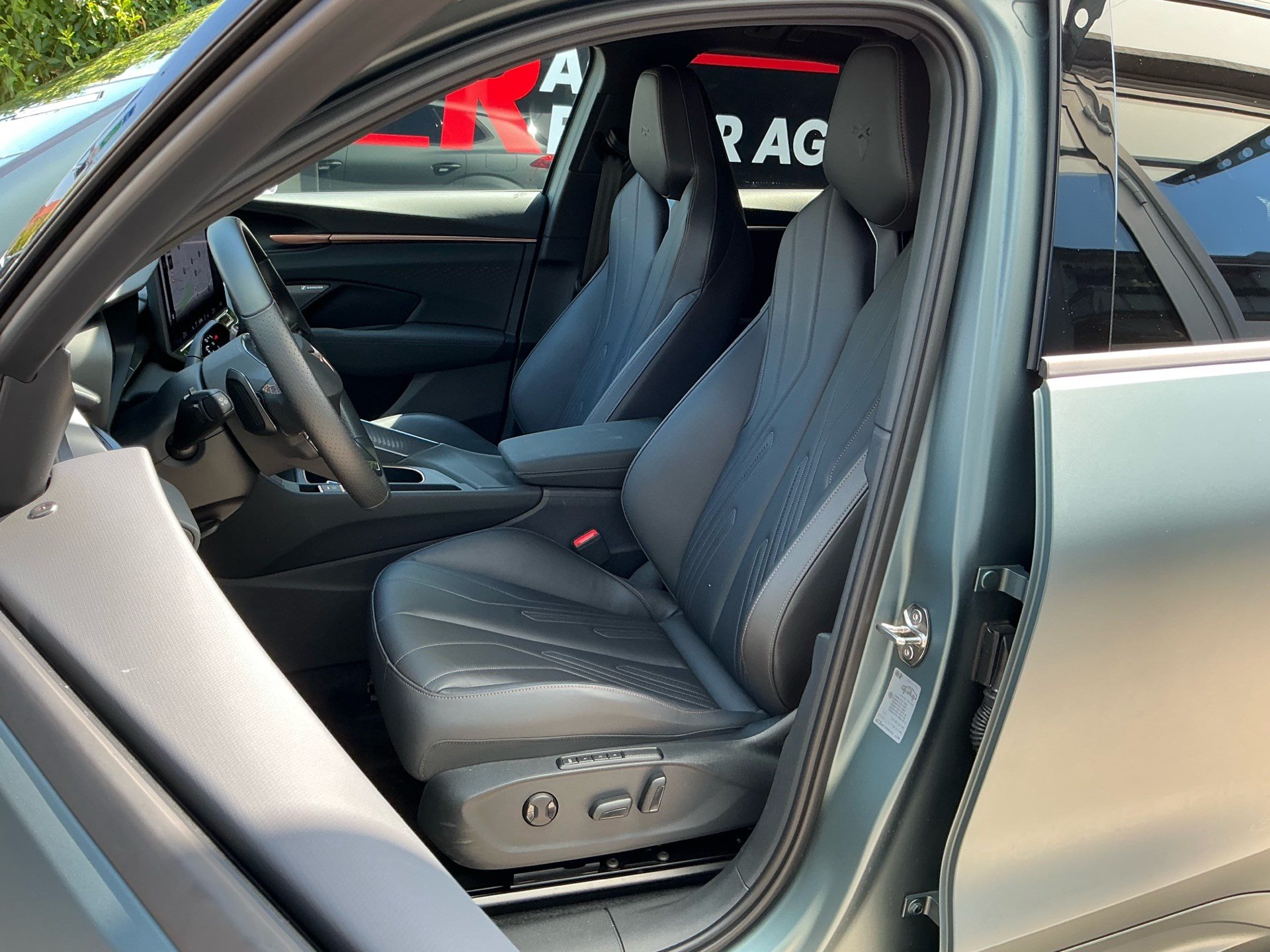 CUPRA Terramar 2.0 TSI 265PS 4Drive America's Cup Limited Edition *** TOPAUSSTATTUNG MIT STANDHEIZUNG ***-image-7