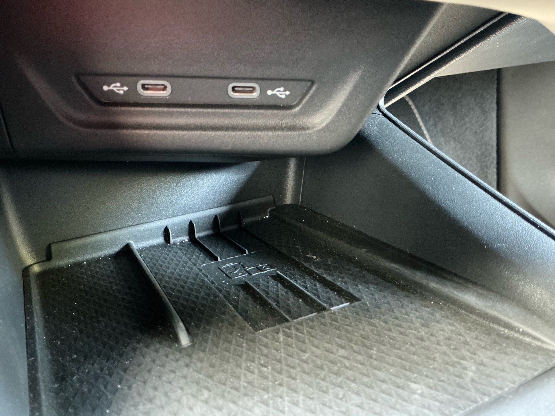 CUPRA Terramar 2.0 TSI 265PS 4Drive America's Cup Limited Edition *** TOPAUSSTATTUNG MIT STANDHEIZUNG ***-image-27