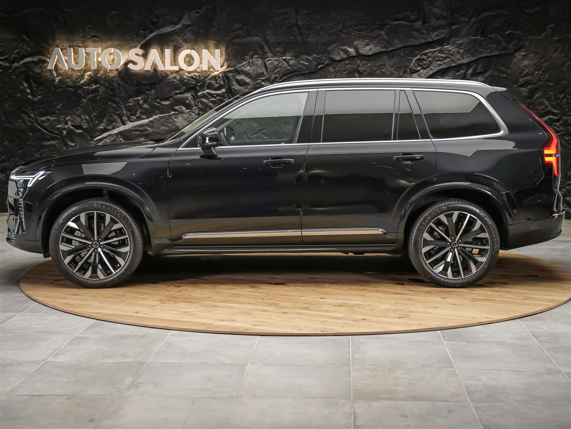 VOLVO XC90 2.0 B5 Plus Bright AWD *Facelift*7 Sitze*Panorama*-image-2