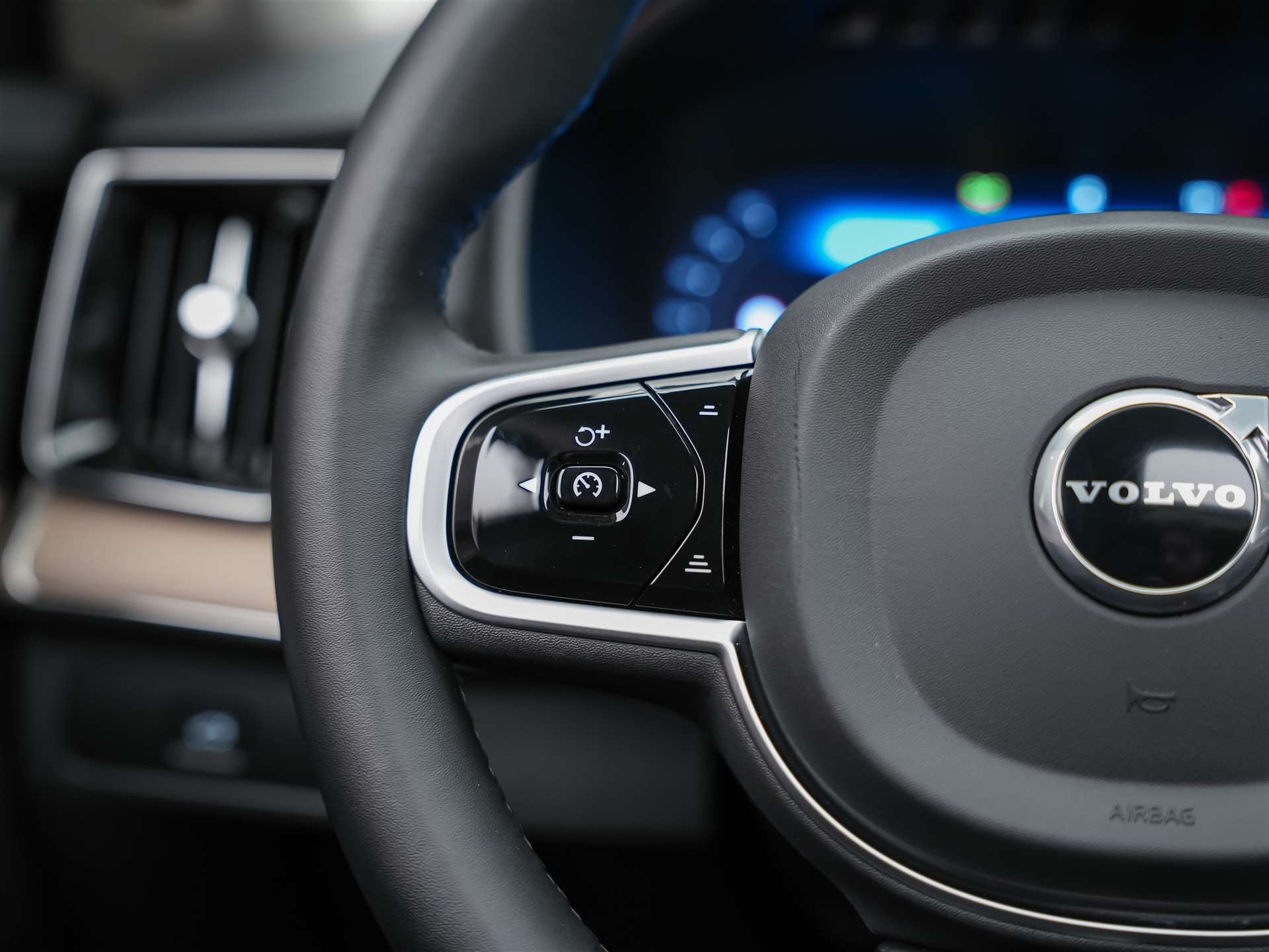 VOLVO XC90 2.0 B5 Plus Bright AWD *Facelift*7 Sitze*Panorama*-image-31