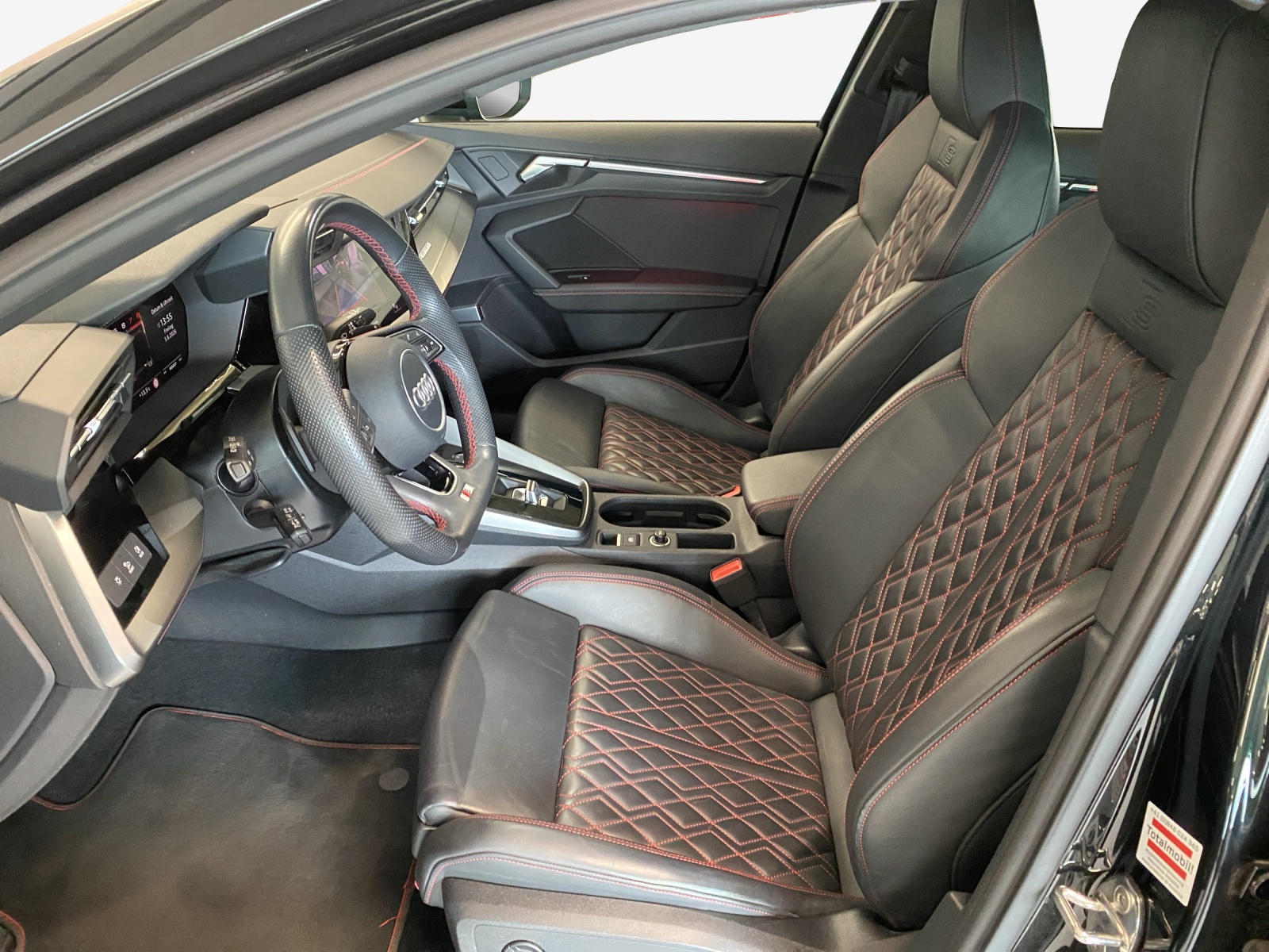 AUDI S3 Sportback 2.0 TFSI quattro S-tronic-image-7