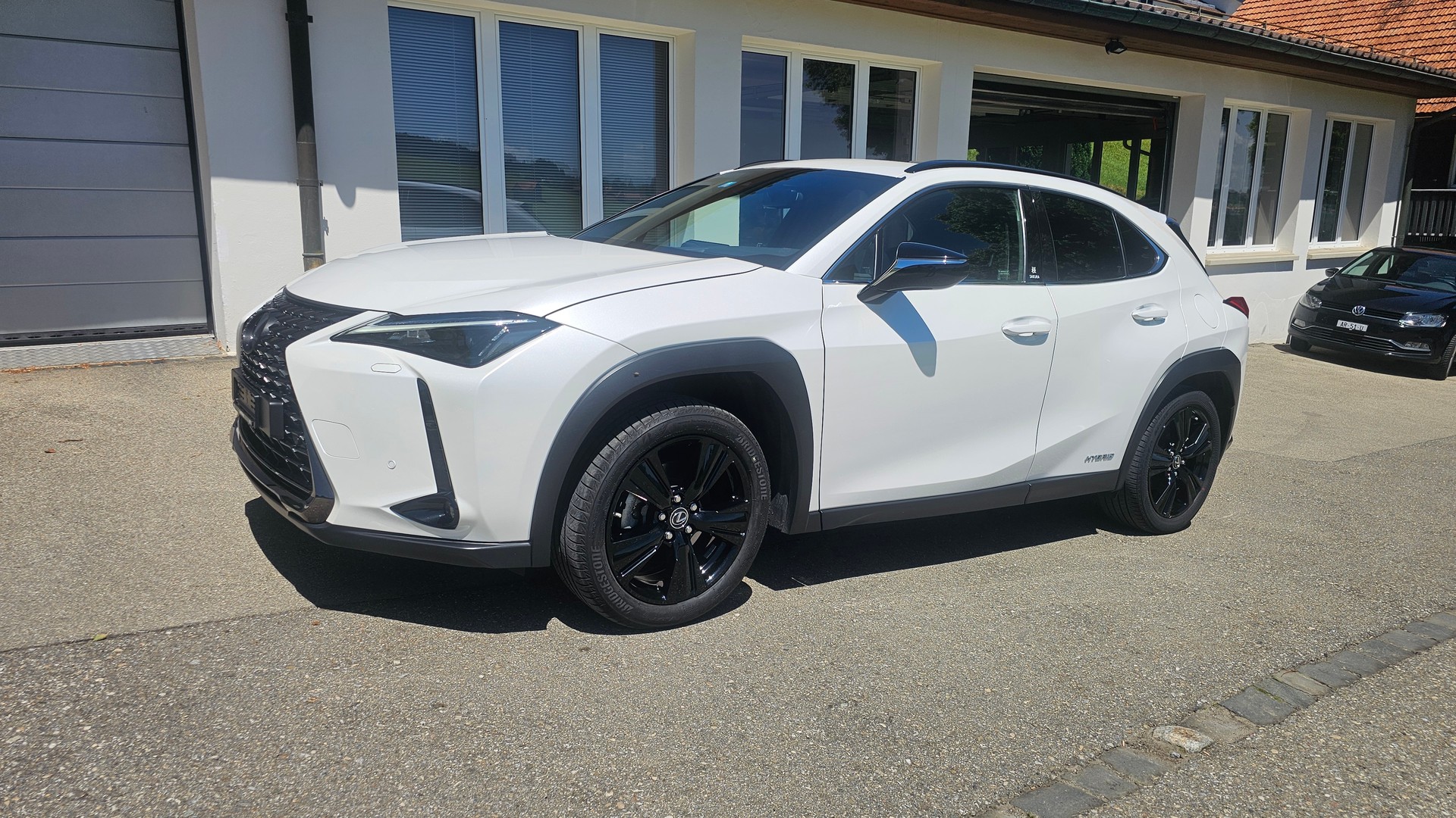 LEXUS UX 250h Attraction AWD Automatic-image-3