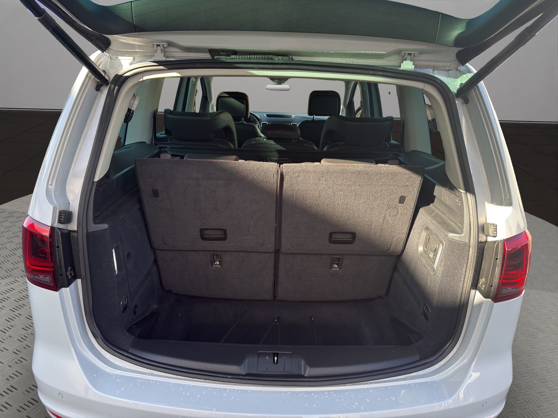 SEAT Alhambra 2.0 TDI DSG SWISS FR-image-8