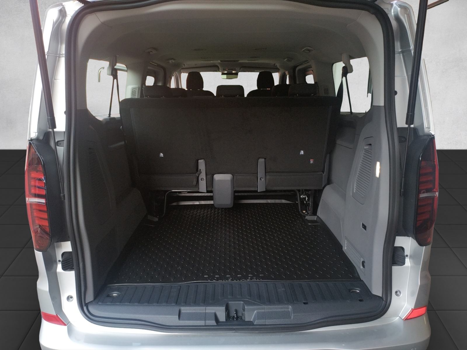 VW Caravelle 2.0 TDI LWB 4 Motion Aut 8-image-10