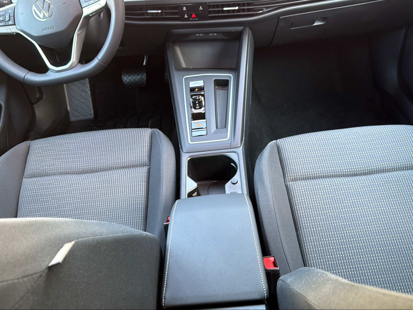 VW Golf 1.5 e TSI mHEV Value DSG-image-11