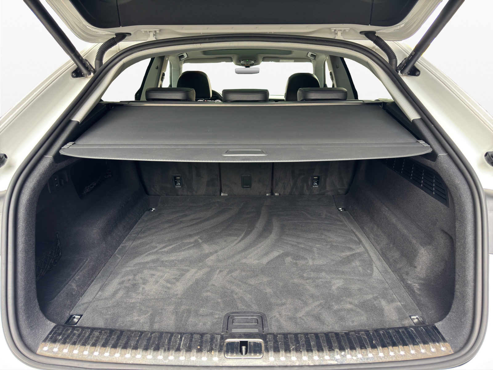 AUDI Q8 45 TDI Black Edition quattro tiptronic-image-19