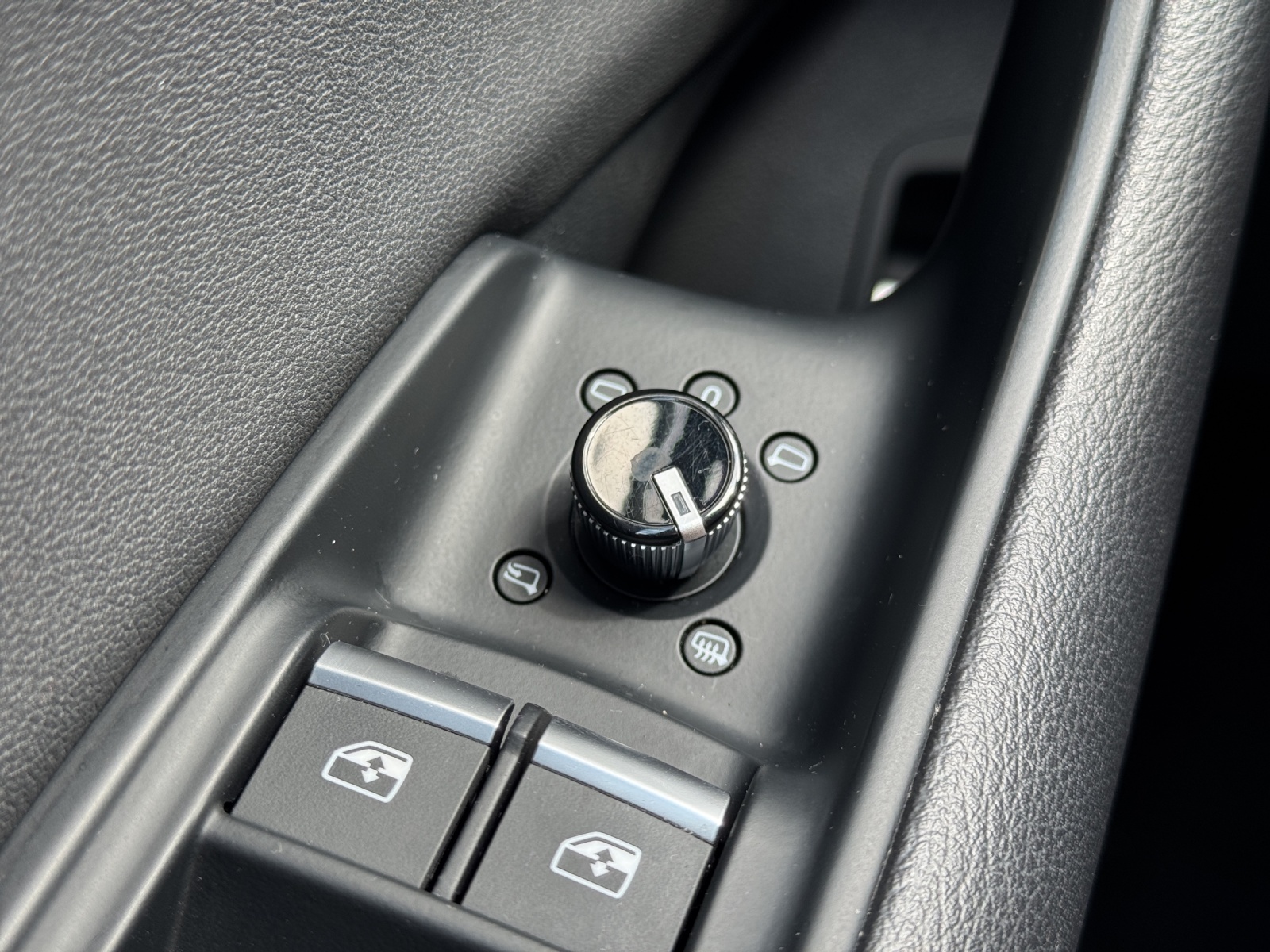 AUDI Q8 45 TDI Black Edition quattro tiptronic-image-26