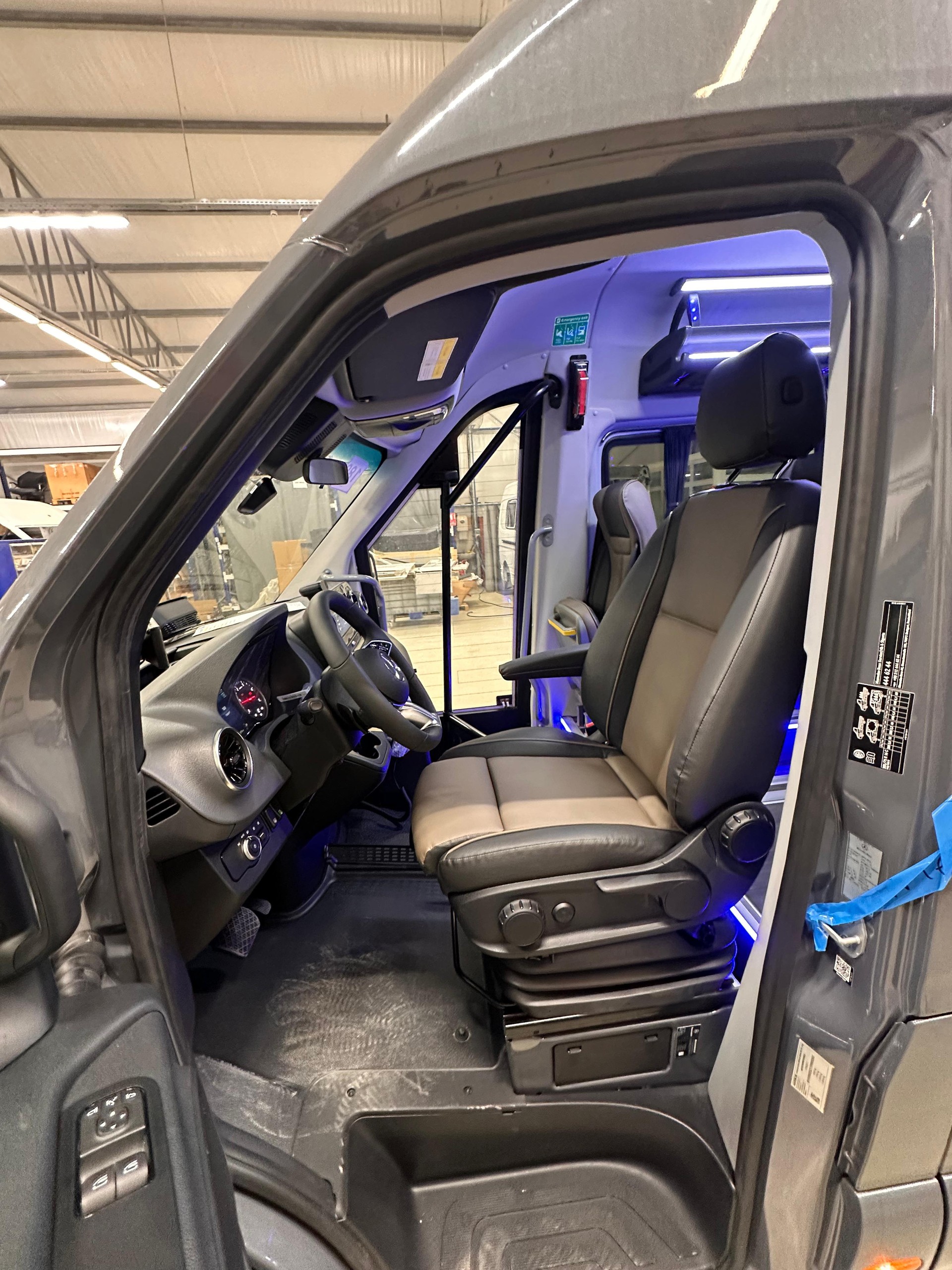 MERCEDES-BENZ Sprinter-image-4
