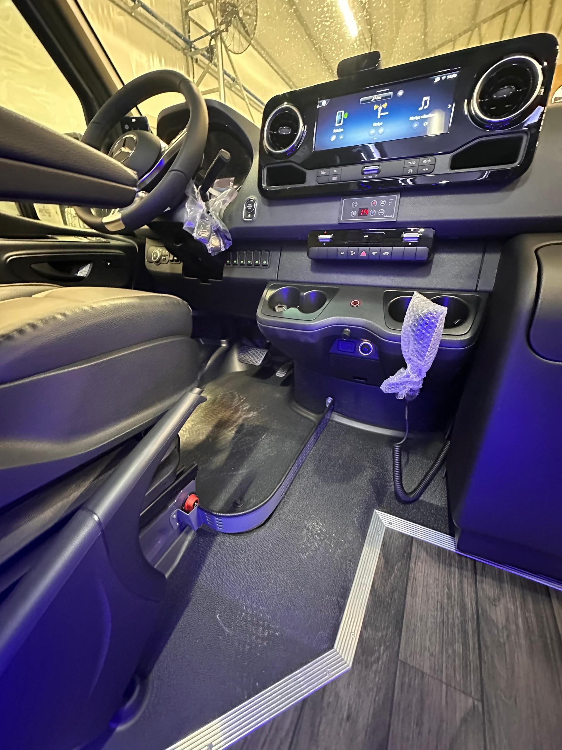 MERCEDES-BENZ Sprinter-image-6