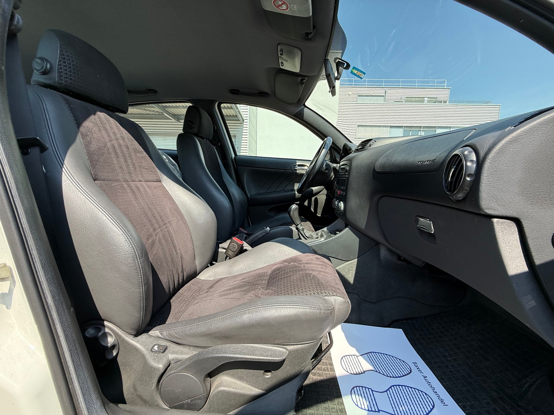 ALFA ROMEO 147 1.6 TS 16V Progression-image-8