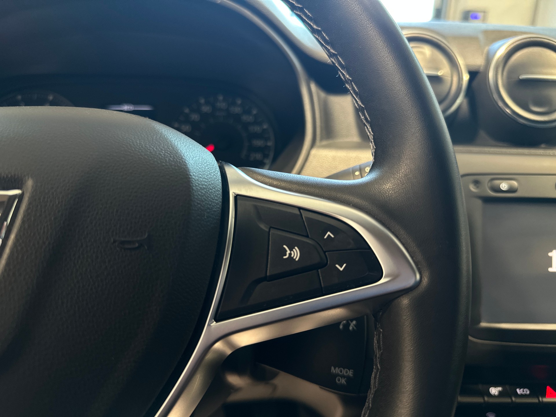 DACIA Duster dCi 110 Comfort 4x2 EDC-image-25