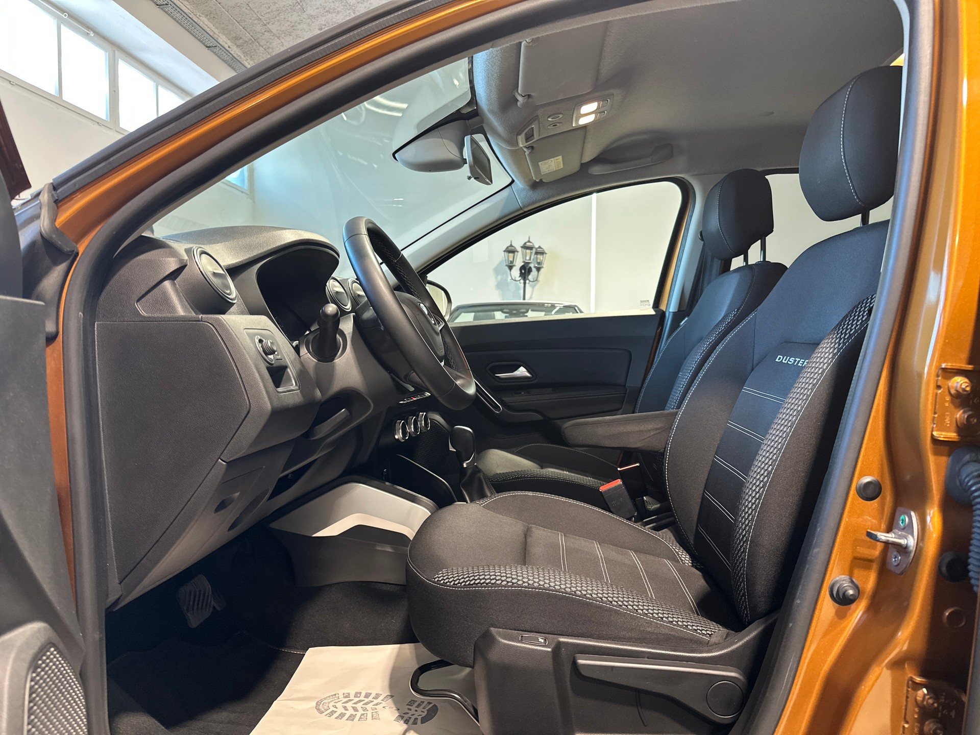 DACIA Duster dCi 110 Comfort 4x2 EDC-image-12