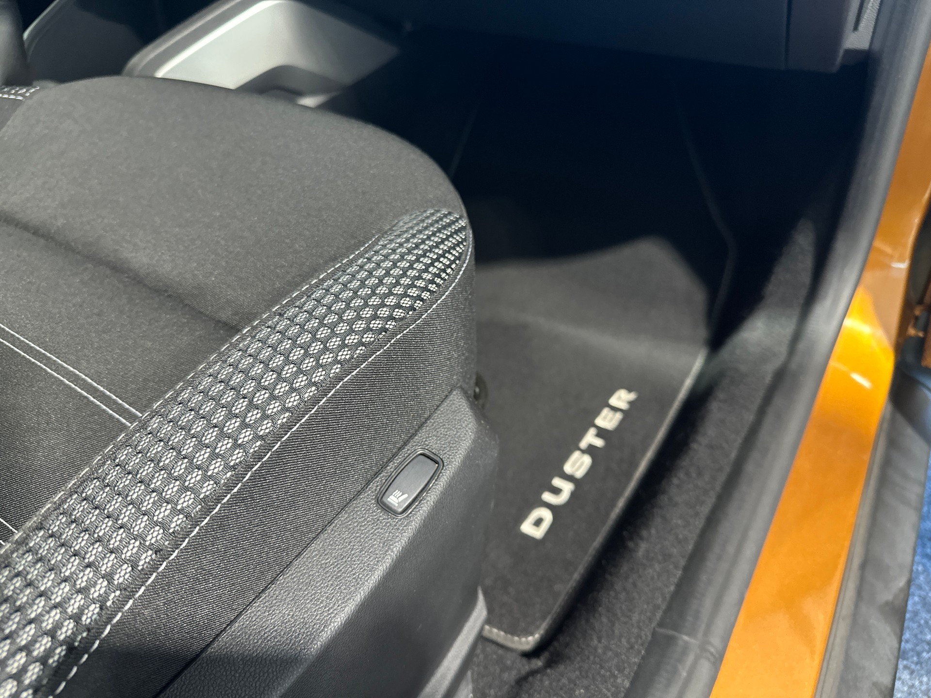 DACIA Duster dCi 110 Comfort 4x2 EDC-image-14
