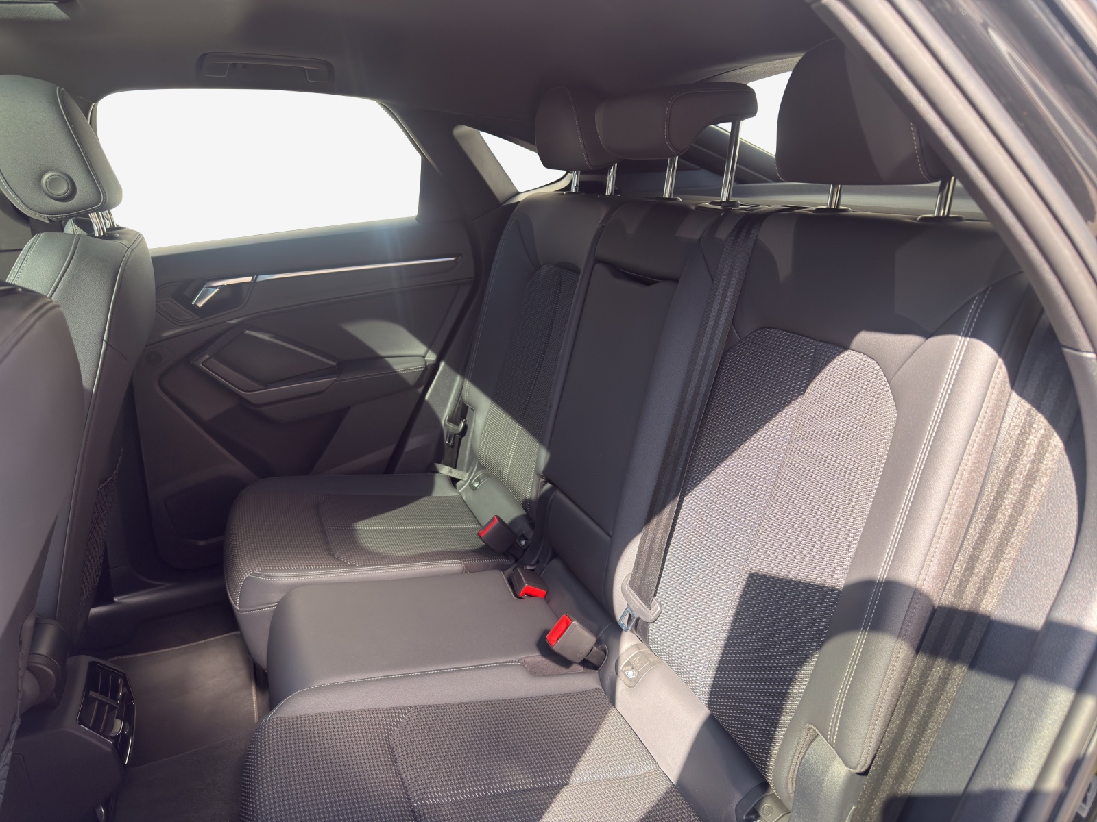 AUDI Q3 Sportback 45 TFSI e S line Attraction S-tronic-image-12