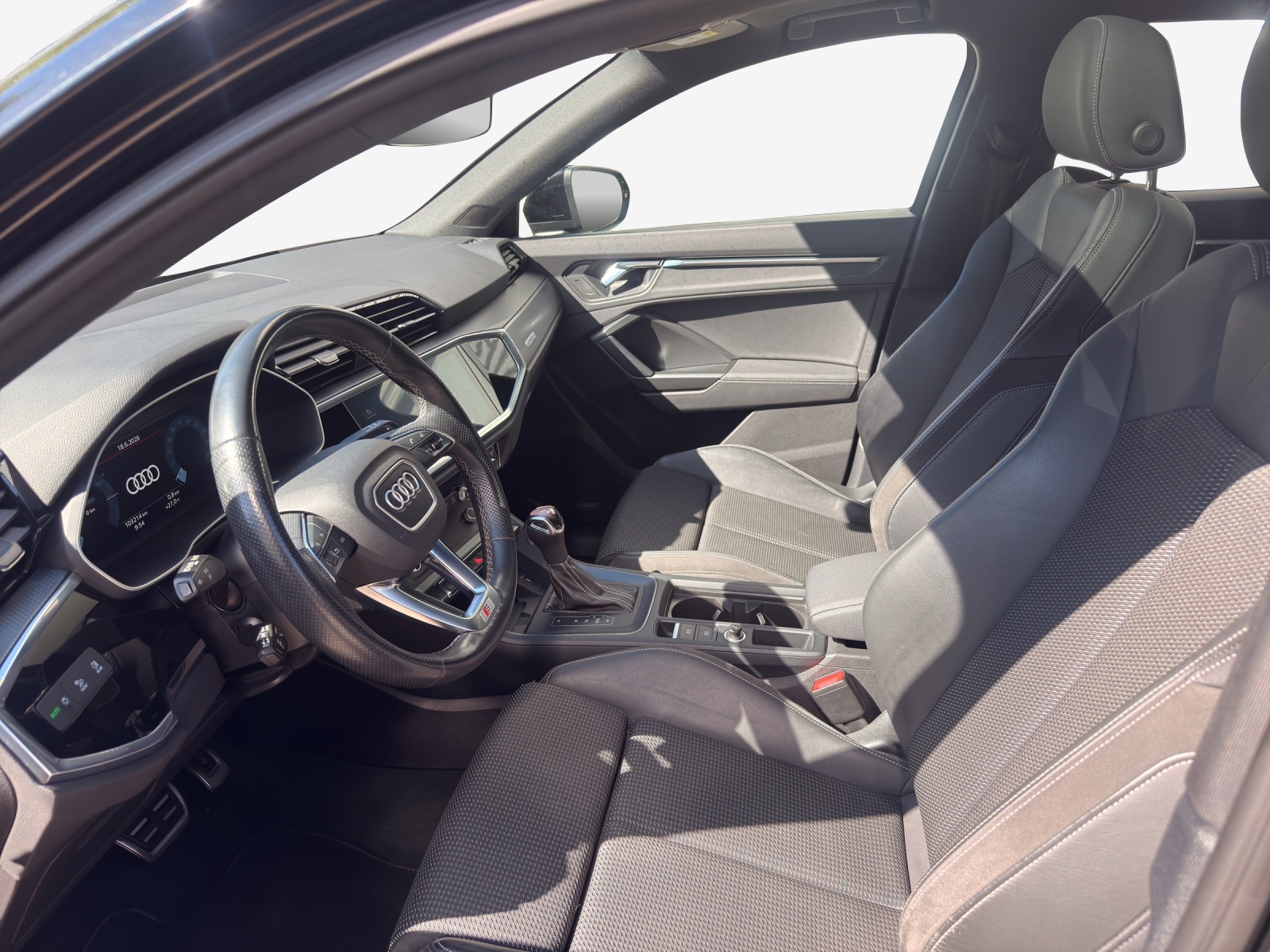 AUDI Q3 Sportback 45 TFSI e S line Attraction S-tronic-image-8