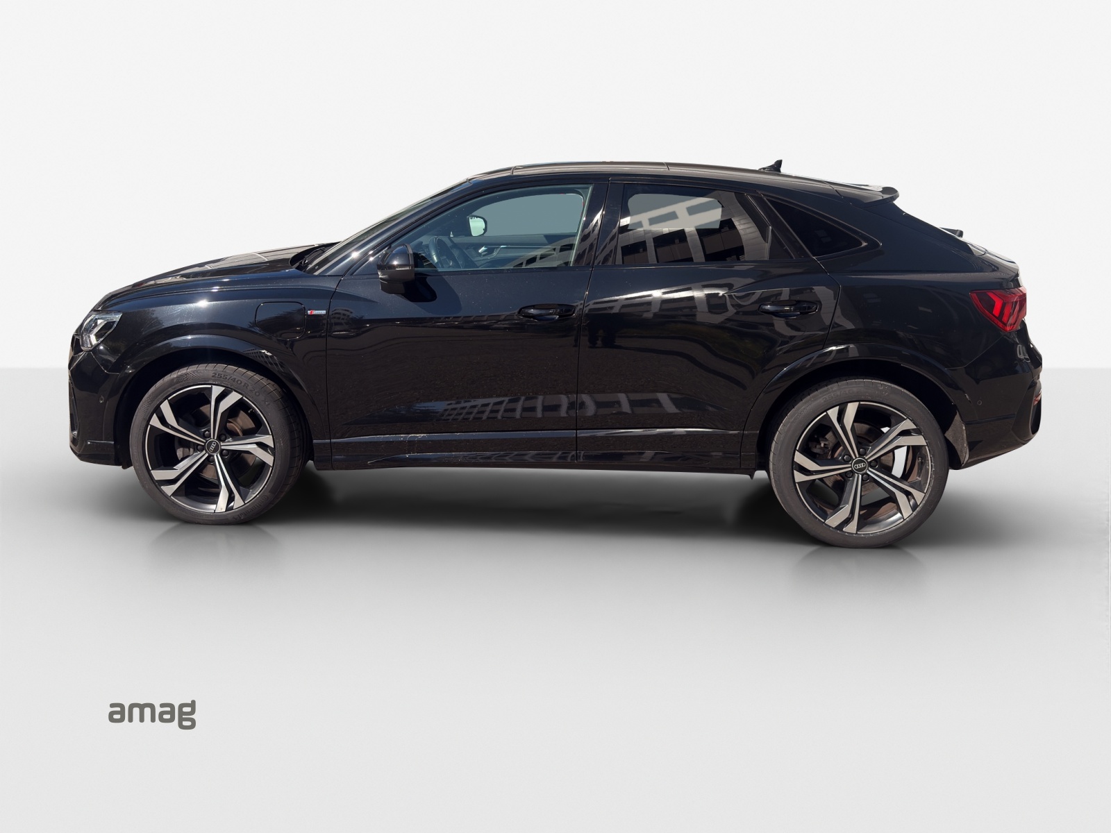 AUDI Q3 Sportback 45 TFSI e S line Attraction S-tronic-image-1