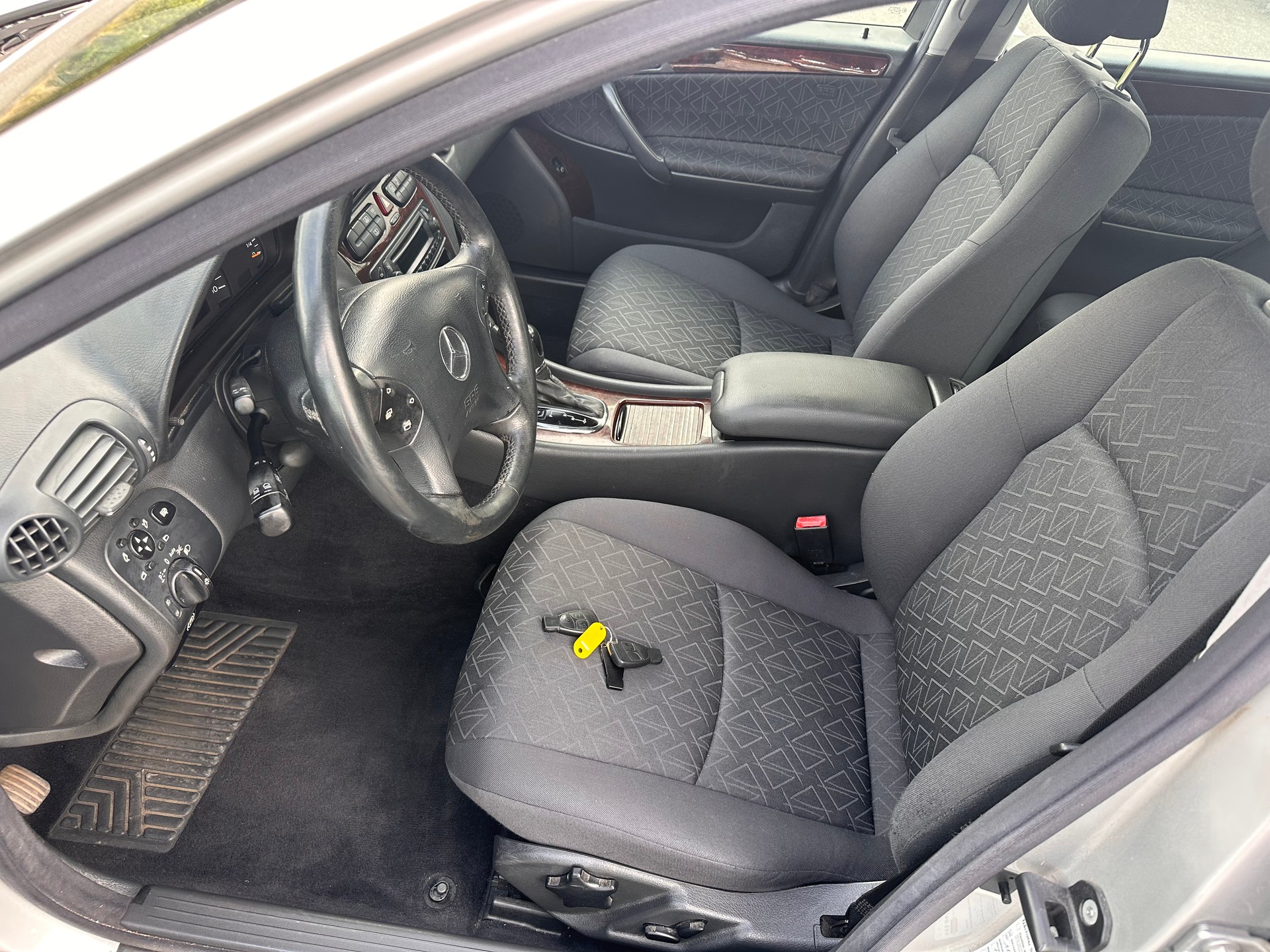 MERCEDES-BENZ C 240 Elégance-image-6