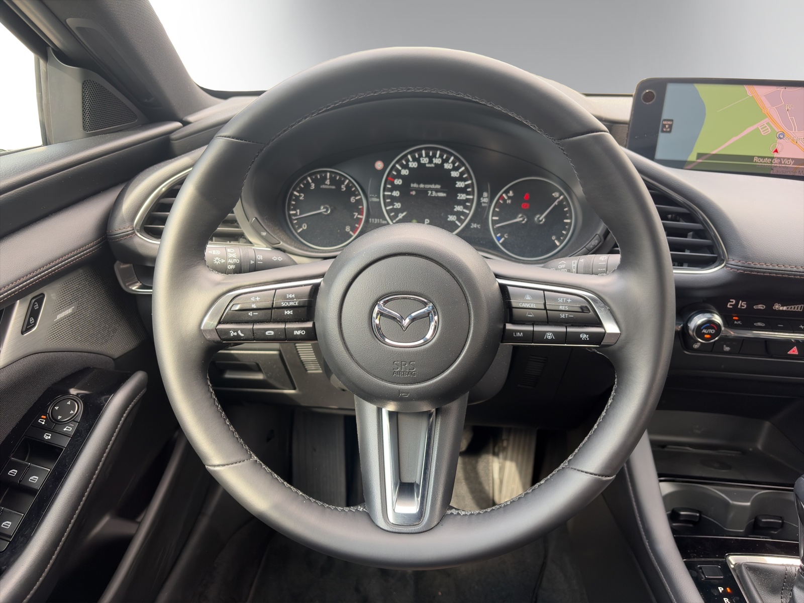 MAZDA 3 HB G 140 Centre Line A-image-11