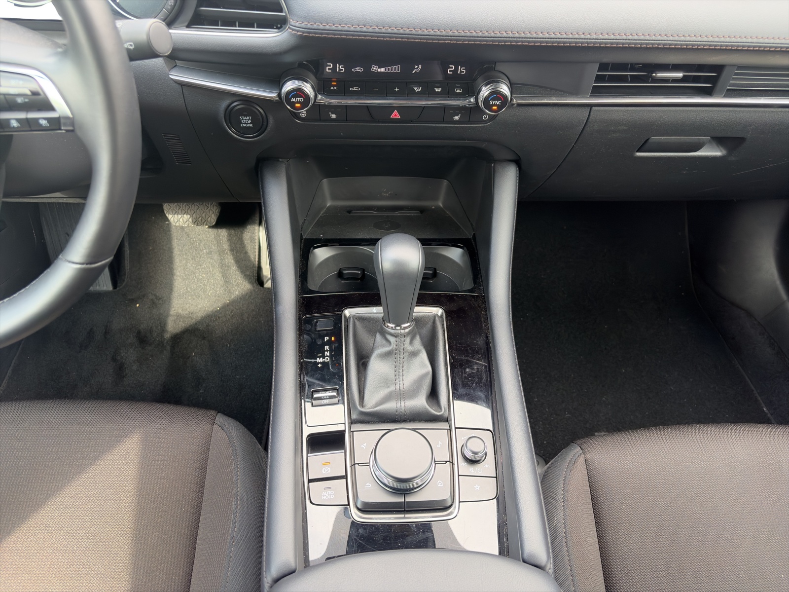 MAZDA 3 HB G 140 Centre Line A-image-17