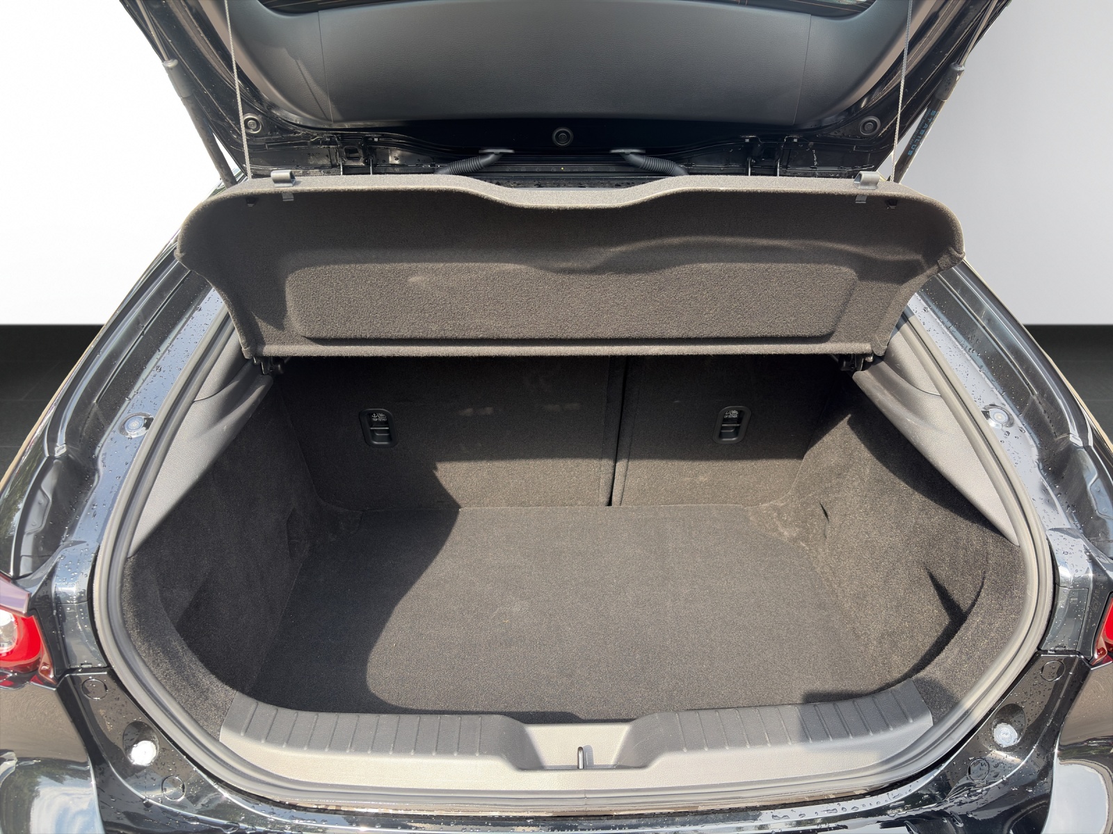MAZDA 3 HB G 140 Centre Line A-image-6