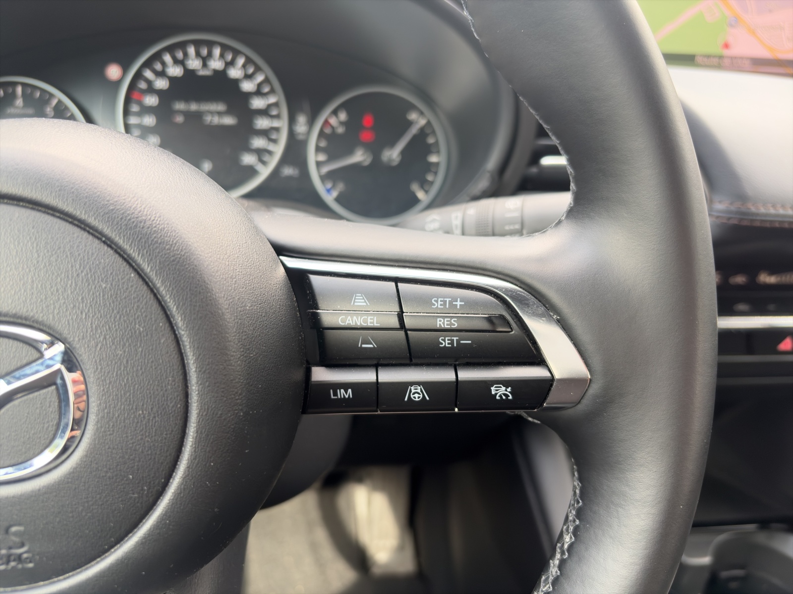 MAZDA 3 HB G 140 Centre Line A-image-12