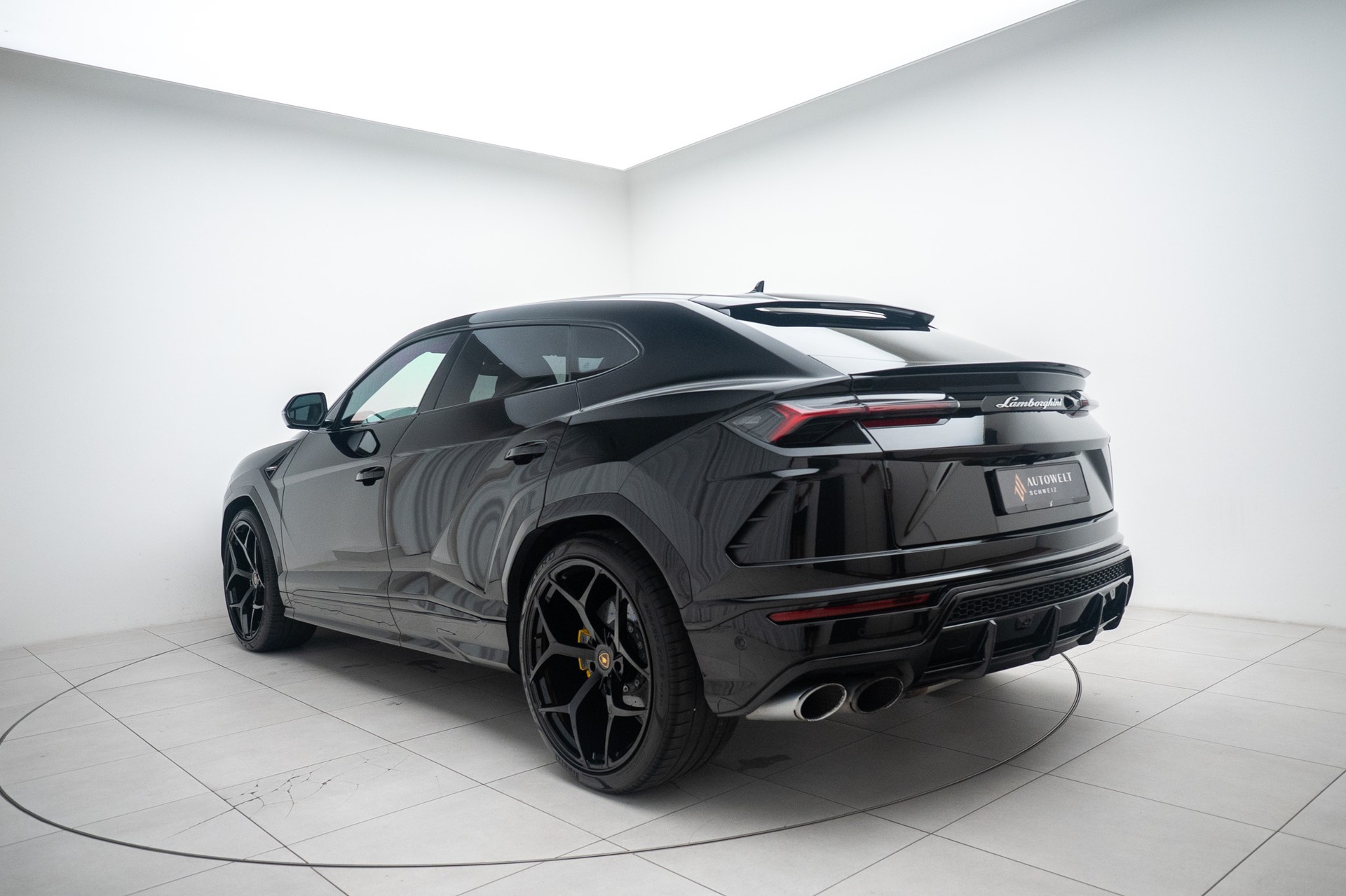 LAMBORGHINI Urus E-Gear HIrsch Performance-image-1