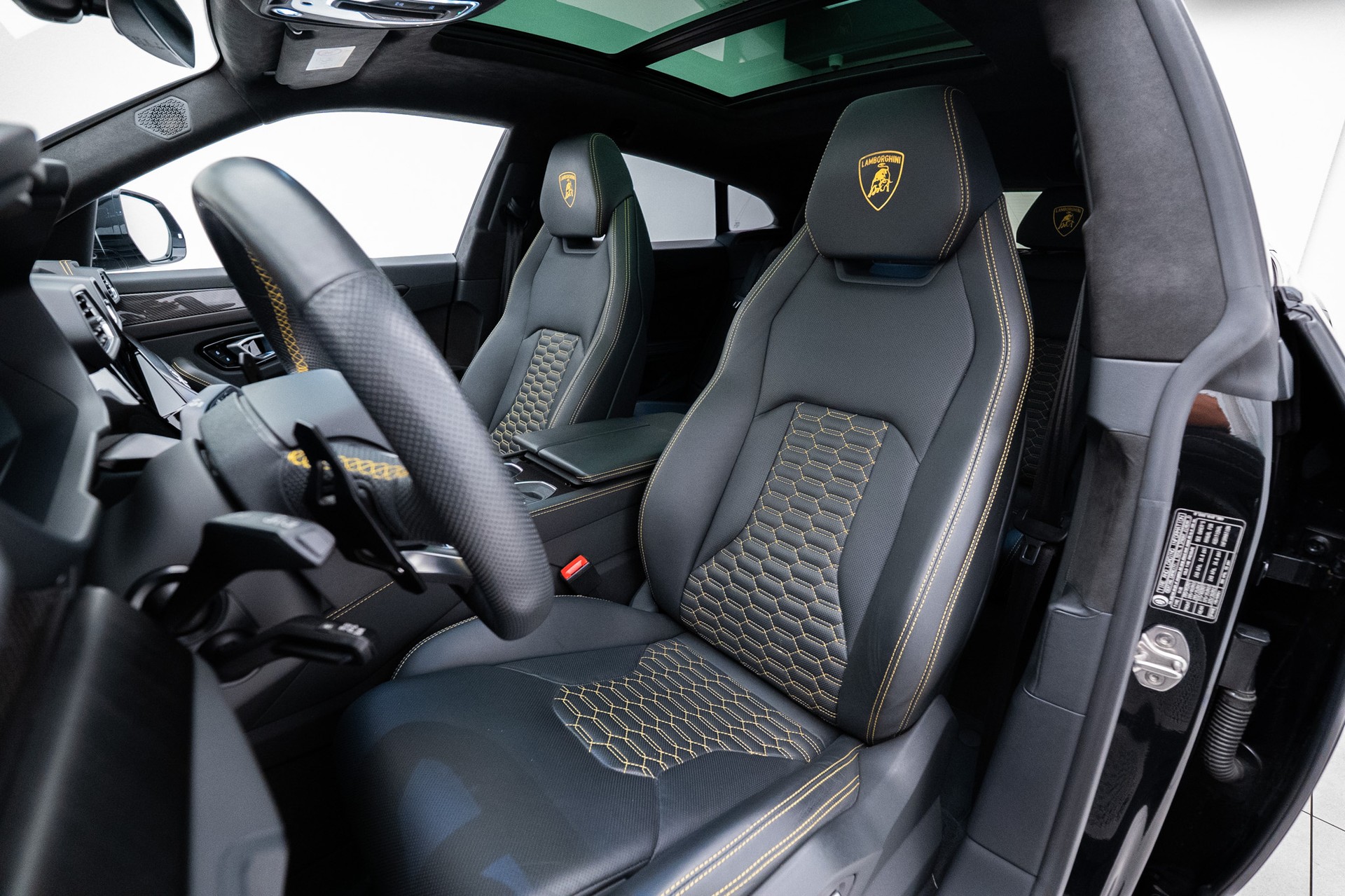 LAMBORGHINI Urus E-Gear HIrsch Performance-image-7