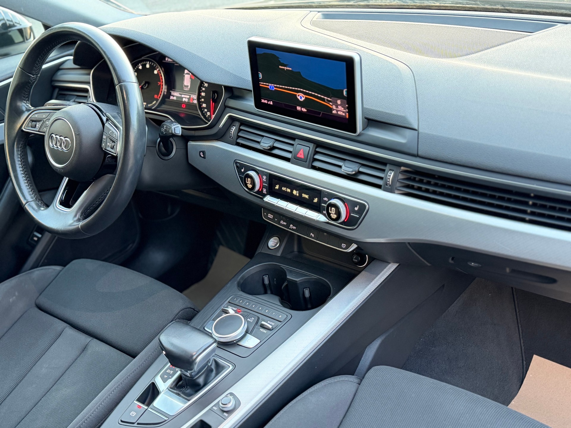 AUDI A4 Avant 2.0 TFSI Sport S-tronic-image-15