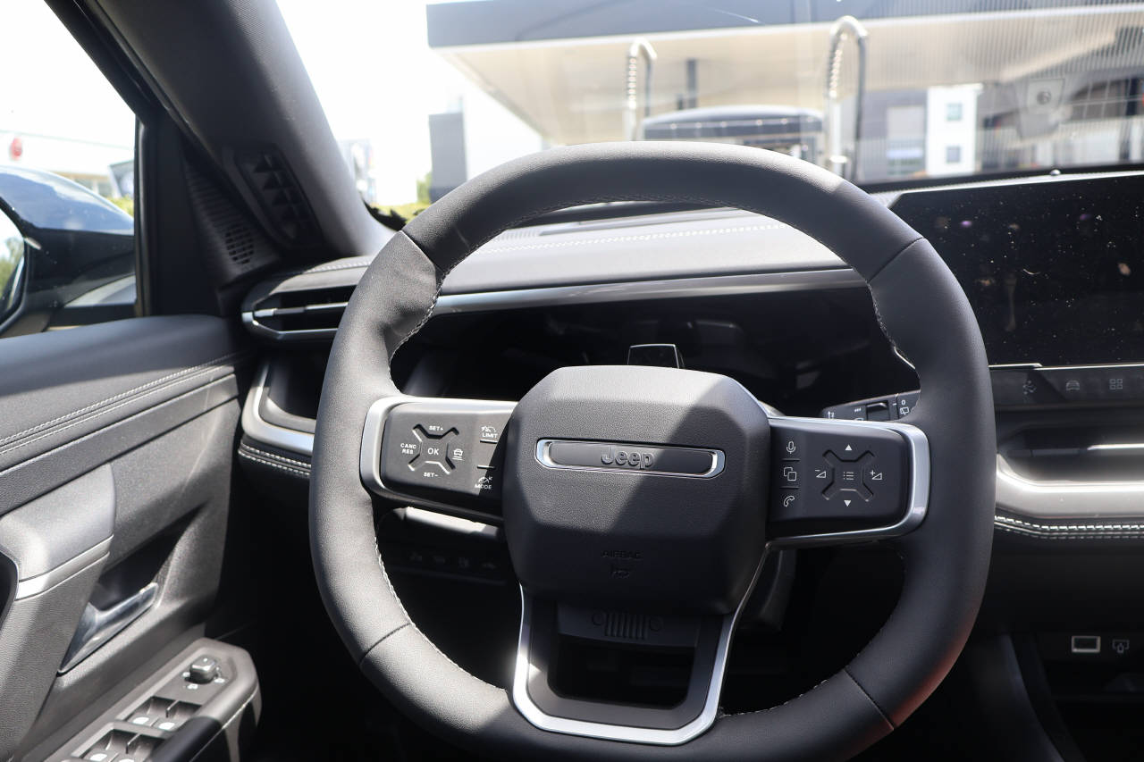 JEEP Compass 1.6 PHEV Summit-image-11