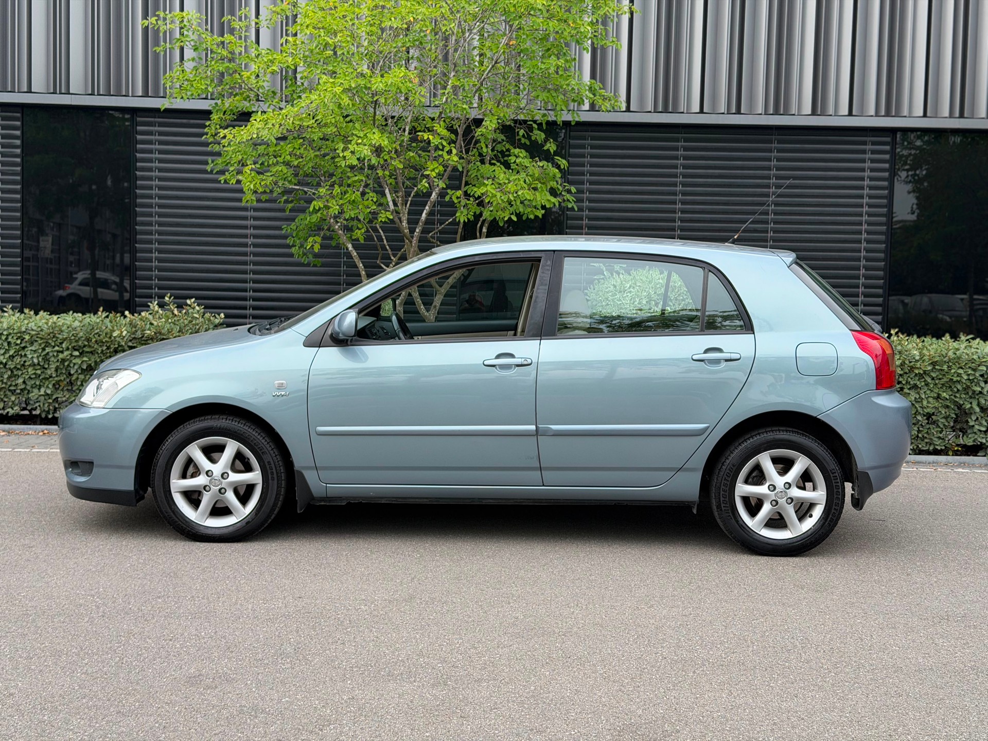 TOYOTA Corolla 1.6 Linea Sol-image-2