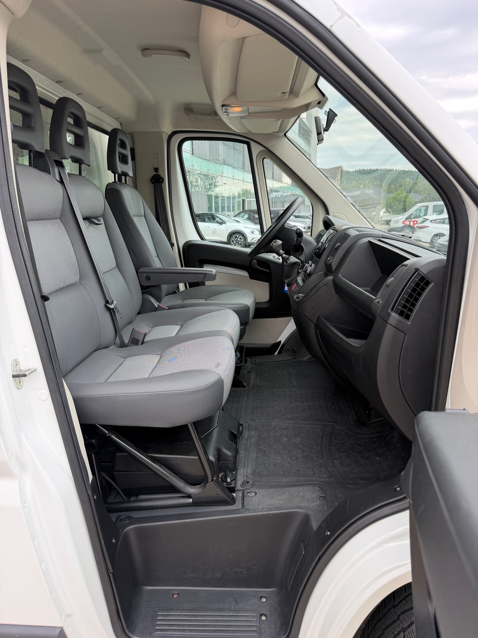 PEUGEOT Boxer 2.2 HDI 335 L4-image-14