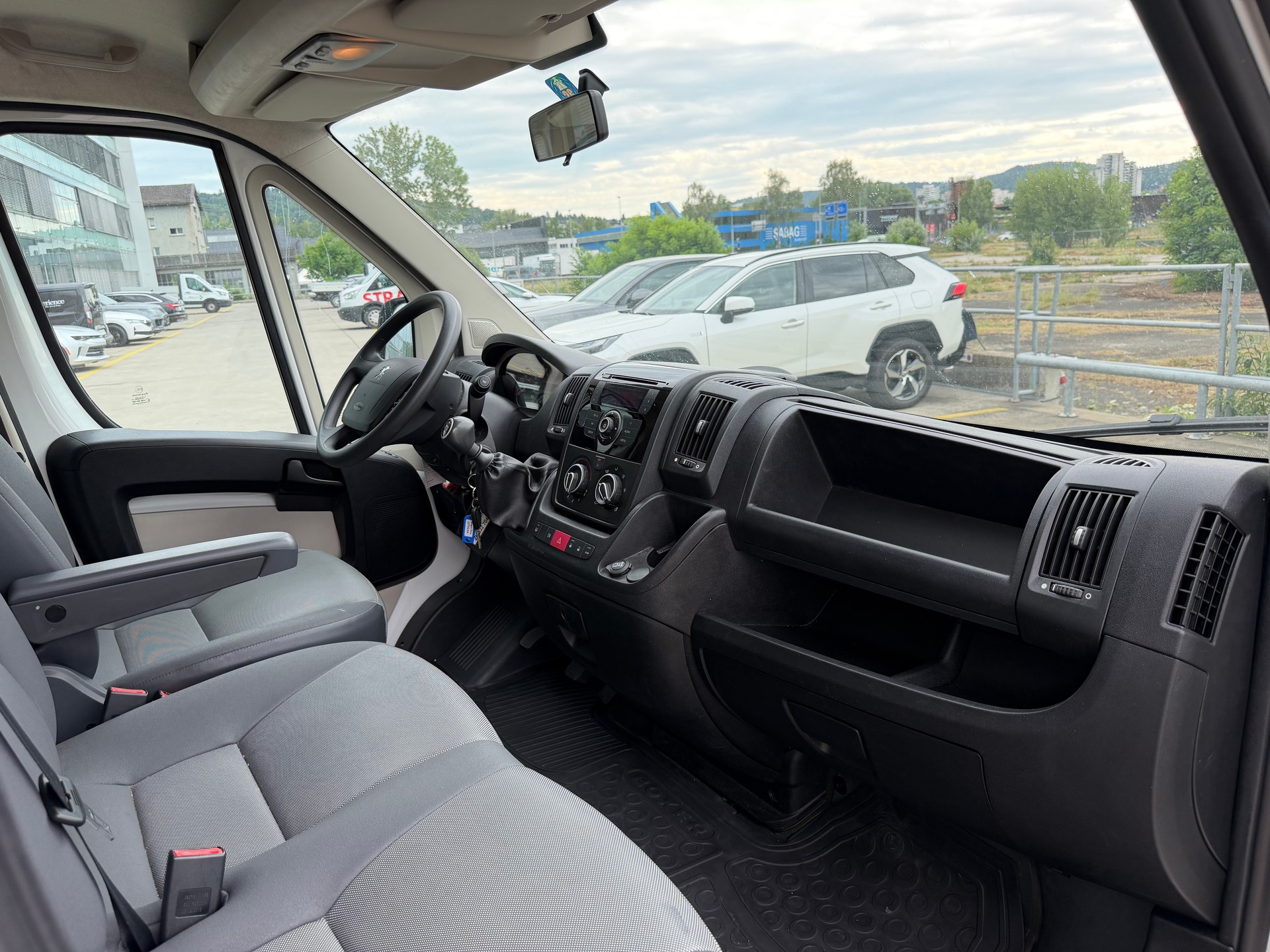 PEUGEOT Boxer 2.2 HDI 335 L4-image-15