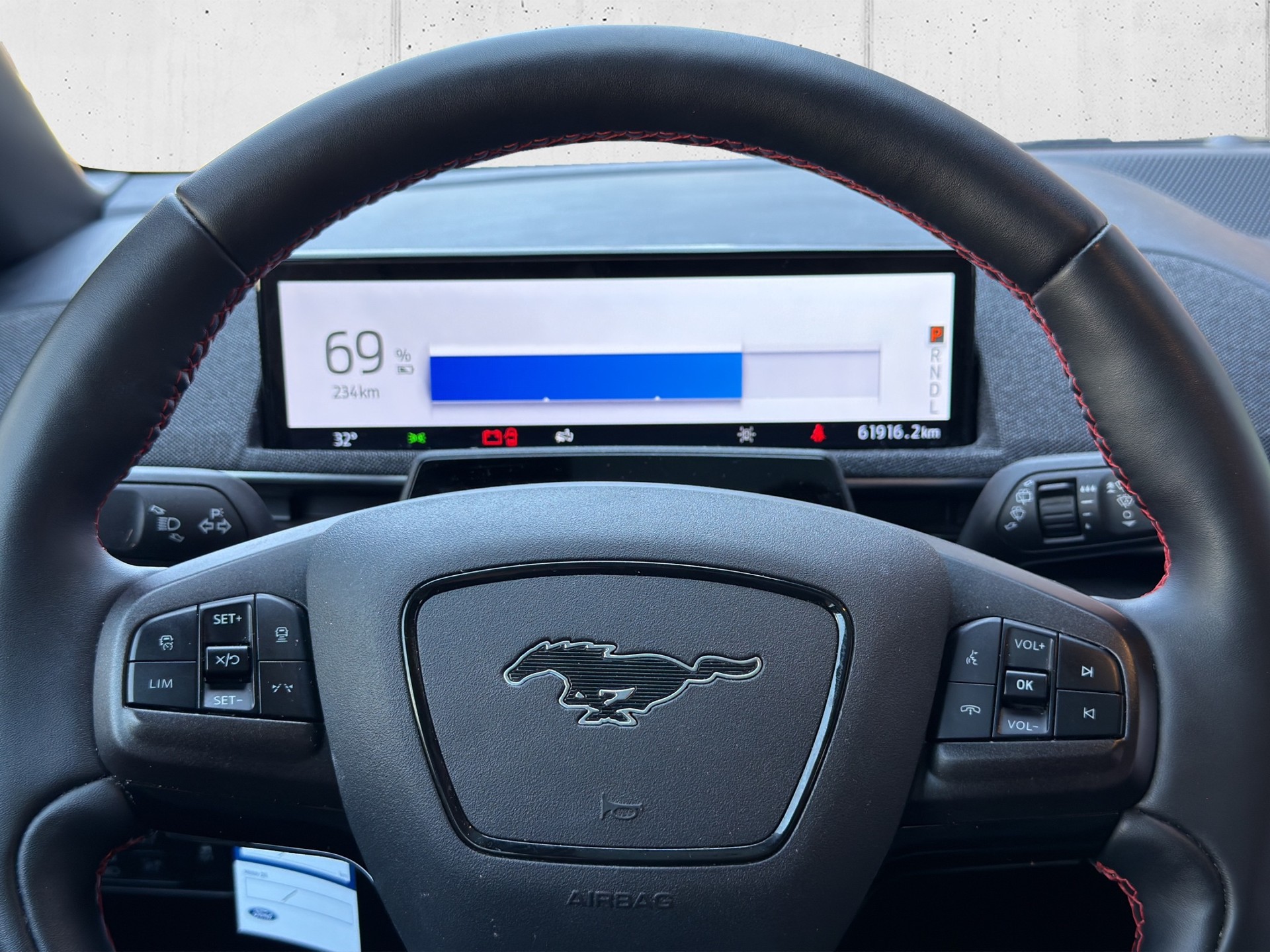 FORD Mustang MACH-E AWD 72.6 kWh-image-15