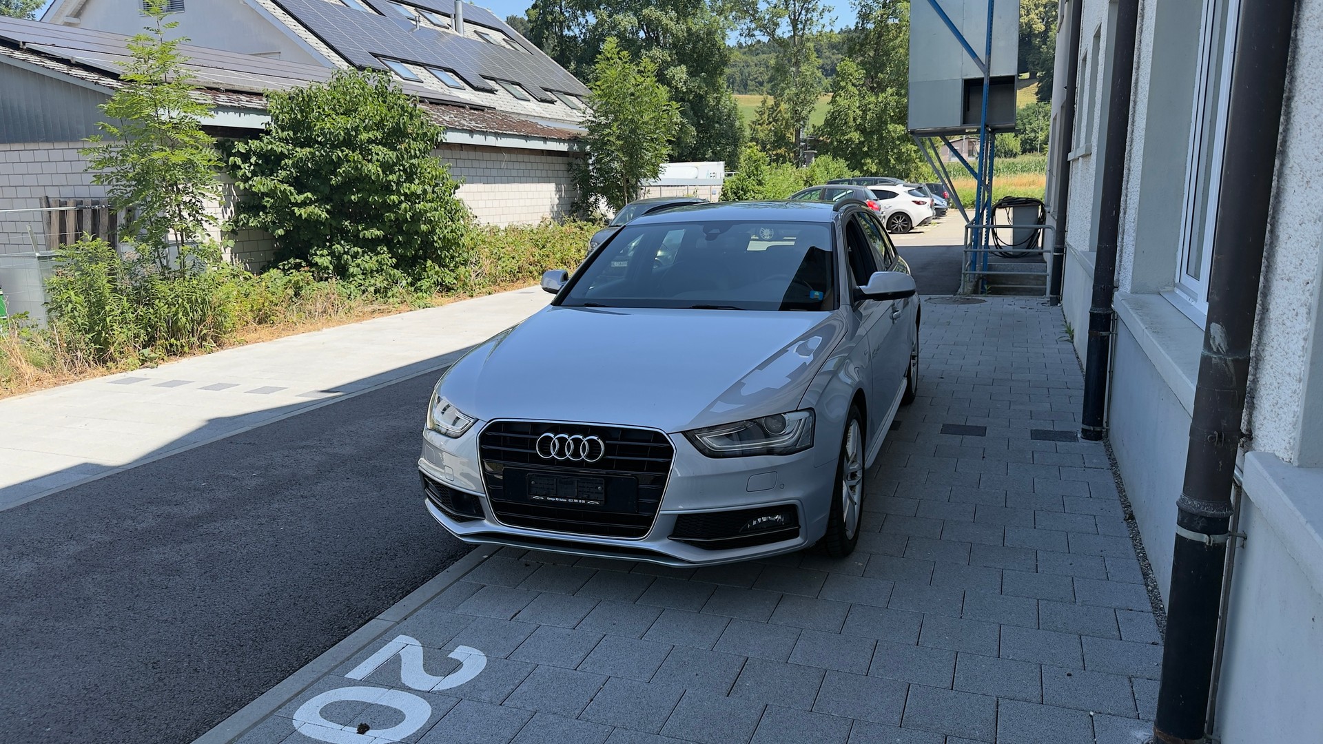 AUDI A4 Avant 2.0 TDI Attraction-image-8