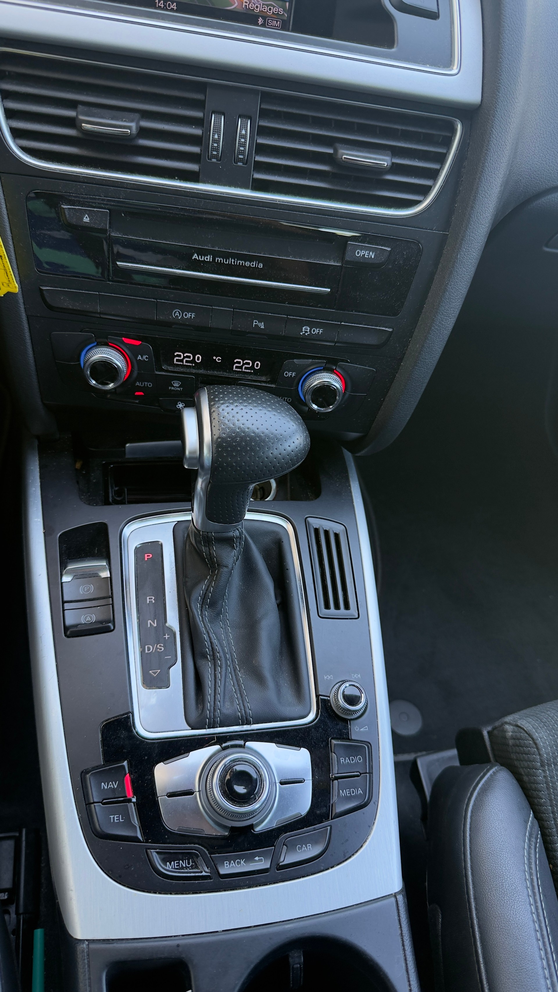 AUDI A4 Avant 2.0 TDI Attraction-image-11