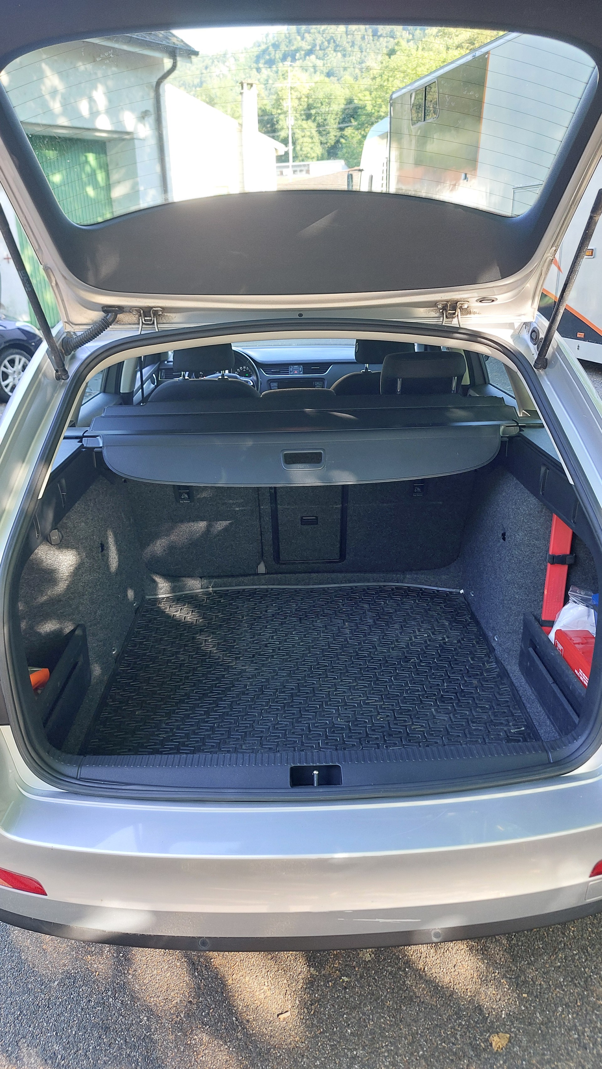 SKODA Octavia Combi 1.8 TSI Elegance 4x4 DSG-image-8