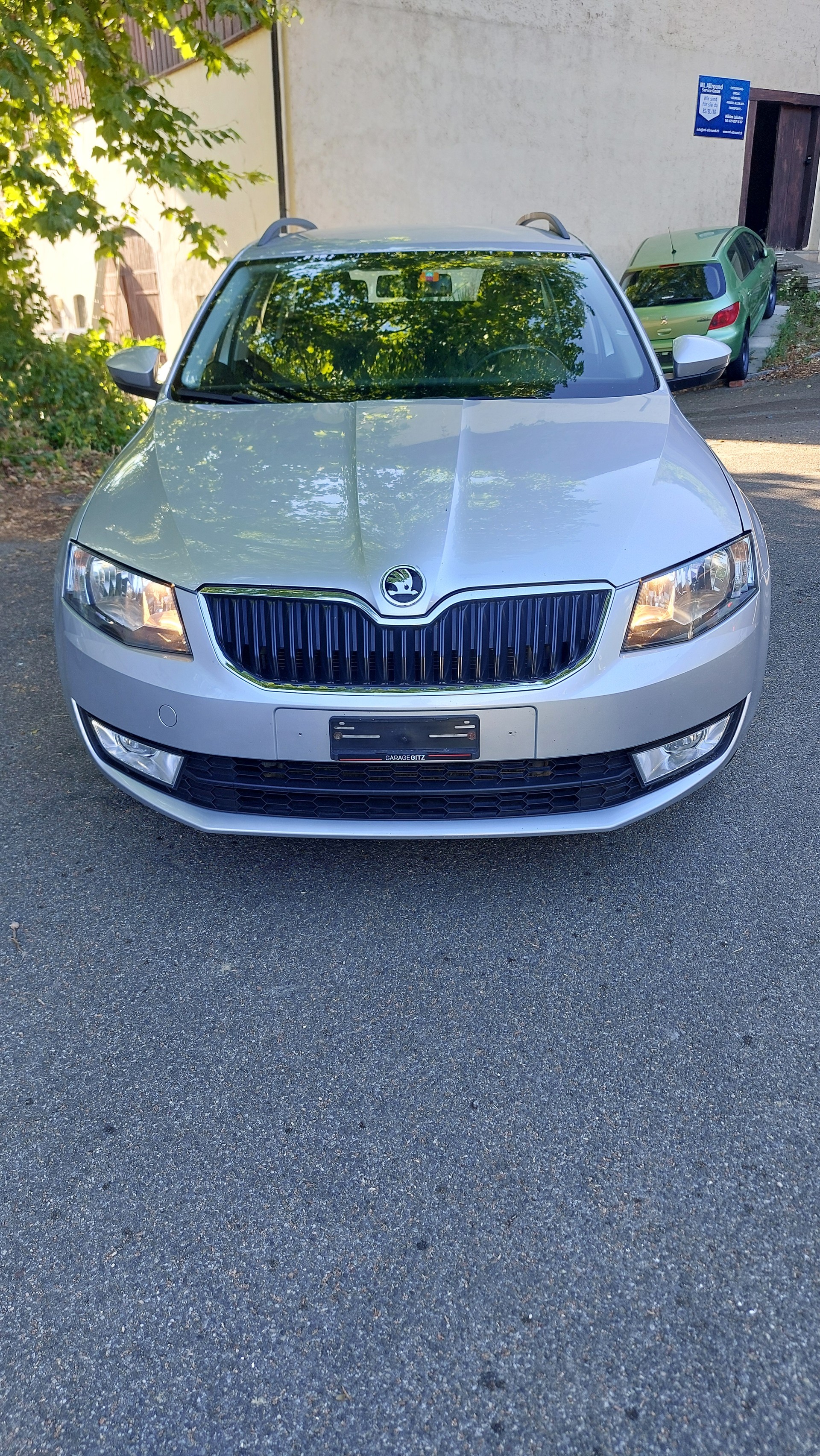 SKODA Octavia Combi 1.8 TSI Elegance 4x4 DSG-image-1