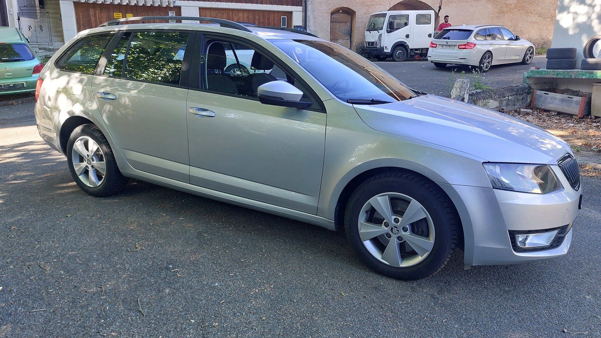 SKODA Octavia Combi 1.8 TSI Elegance 4x4 DSG-image-3