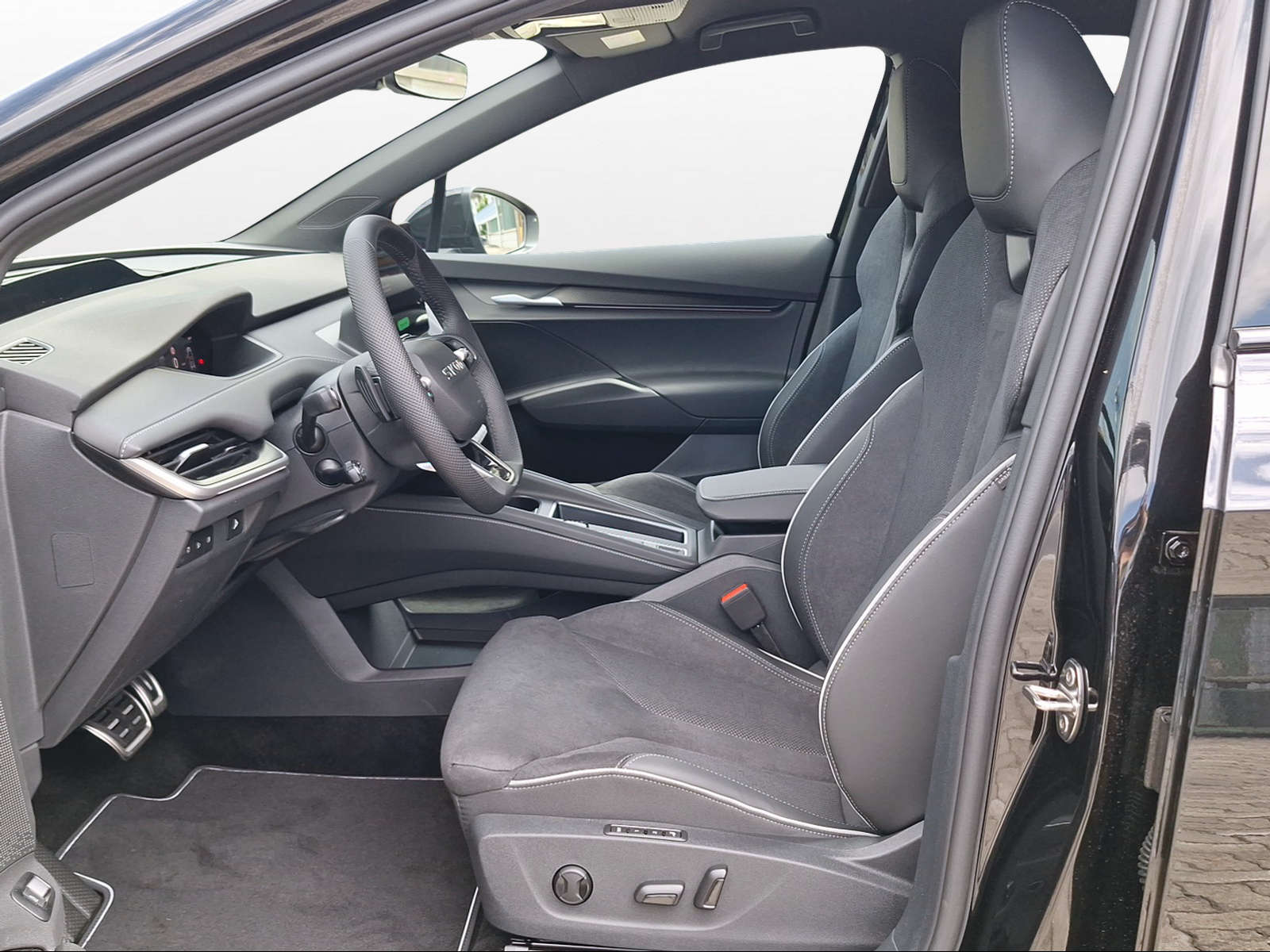 SKODA Elroq 85x Sportline 4x4-image-6