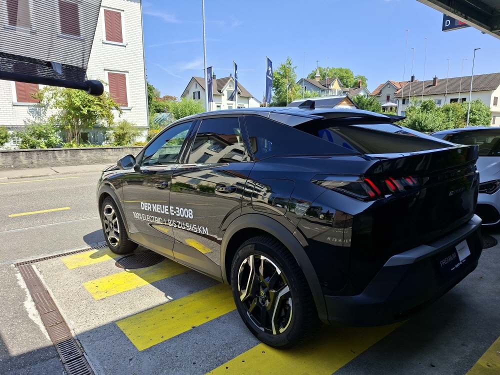 PEUGEOT 3008 e-Allure-image-18