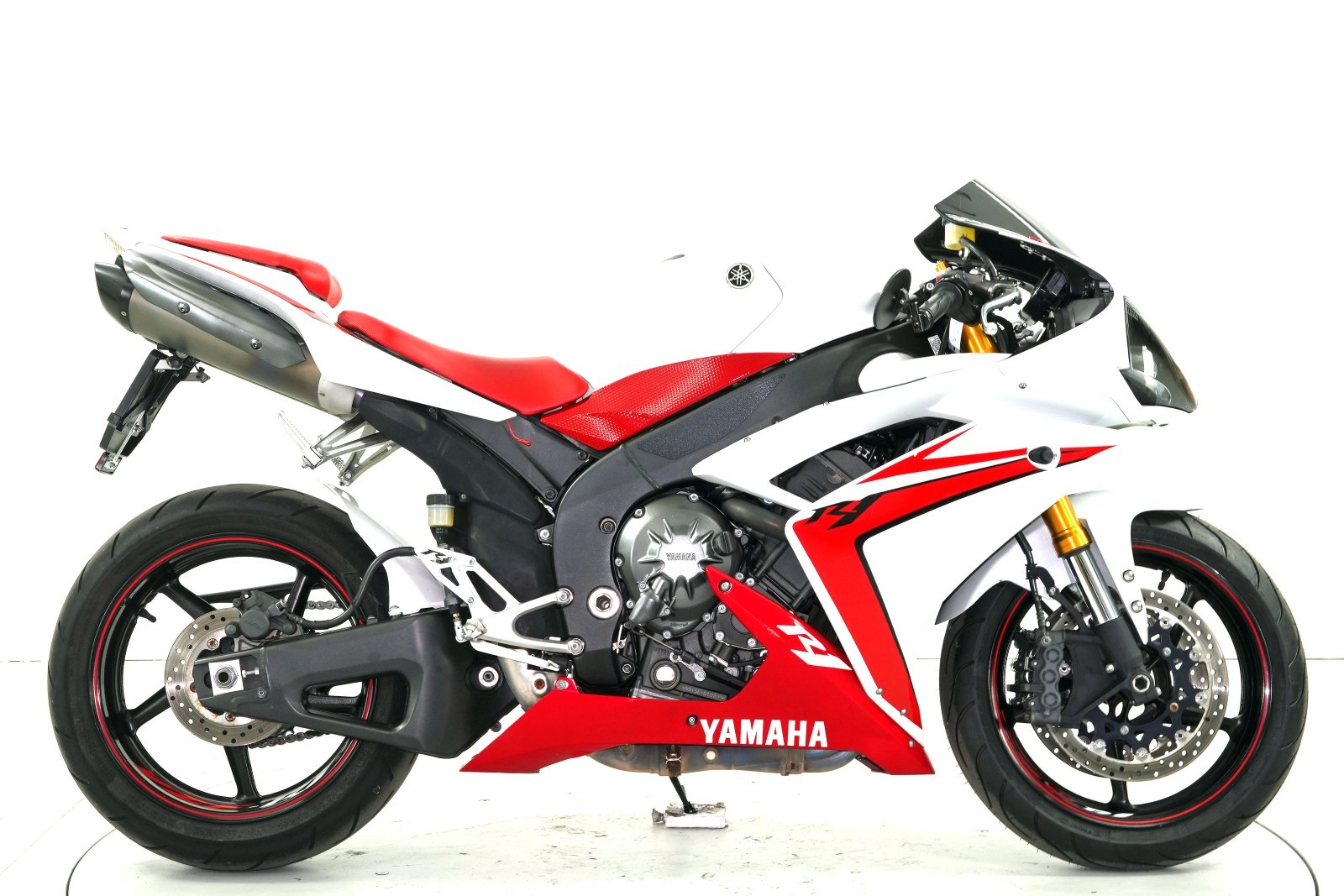 YAMAHA YZF-R1 ABS-showroom-element-3